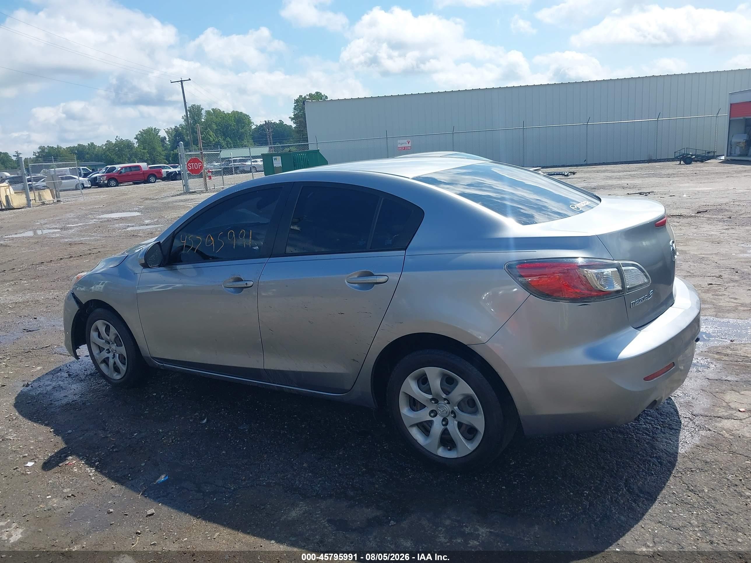 2013 Mazda 3 I Серебряный vin: JM1BL1U72D1749394