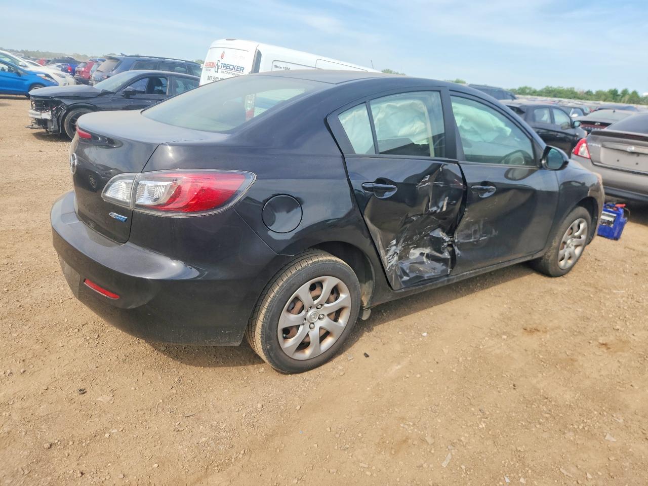 2013 Mazda 3 I Black vin: JM1BL1U72D1826555