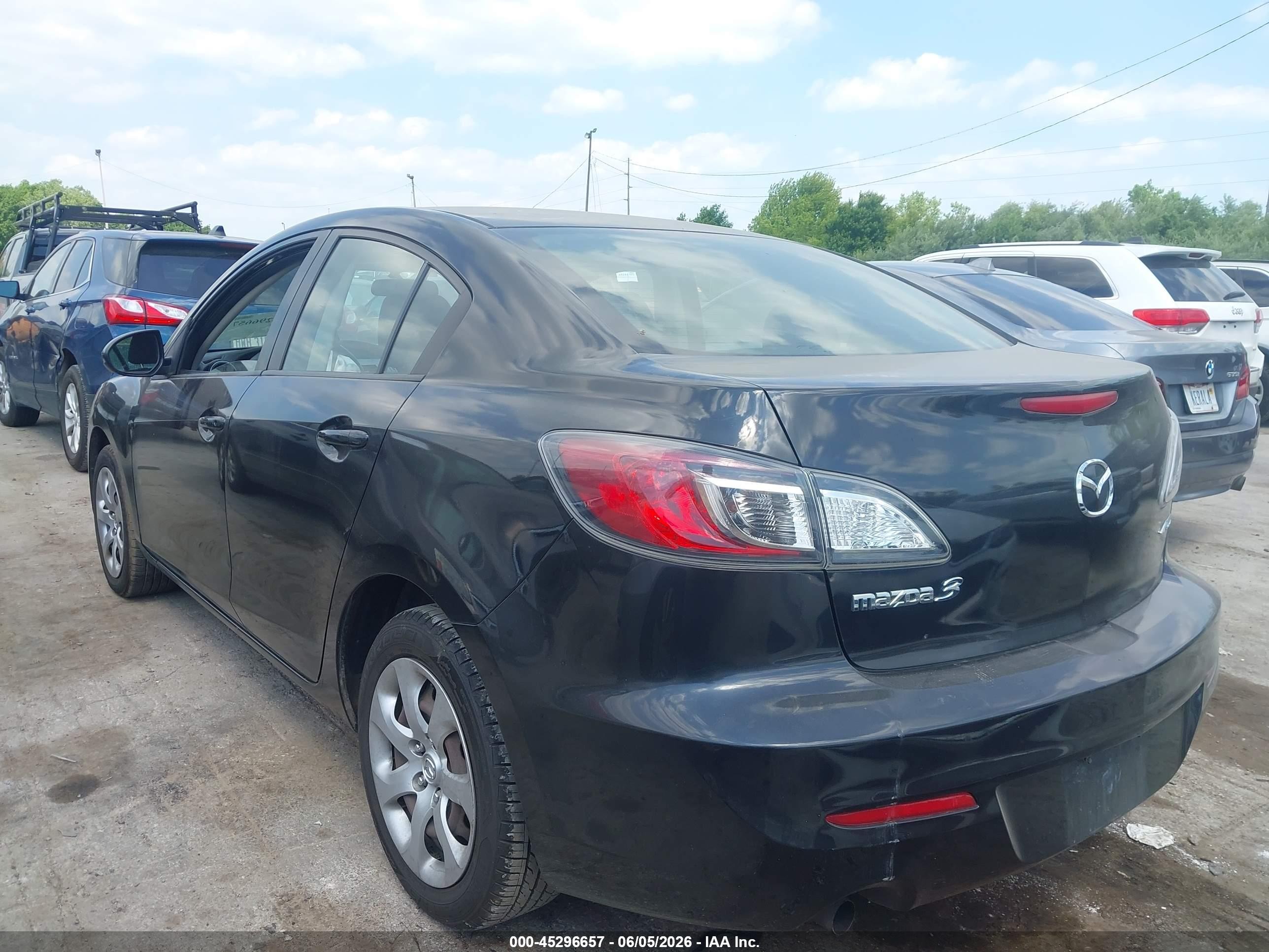 2013 Mazda Mazda3 I Sport Black vin: JM1BL1U72D1830024