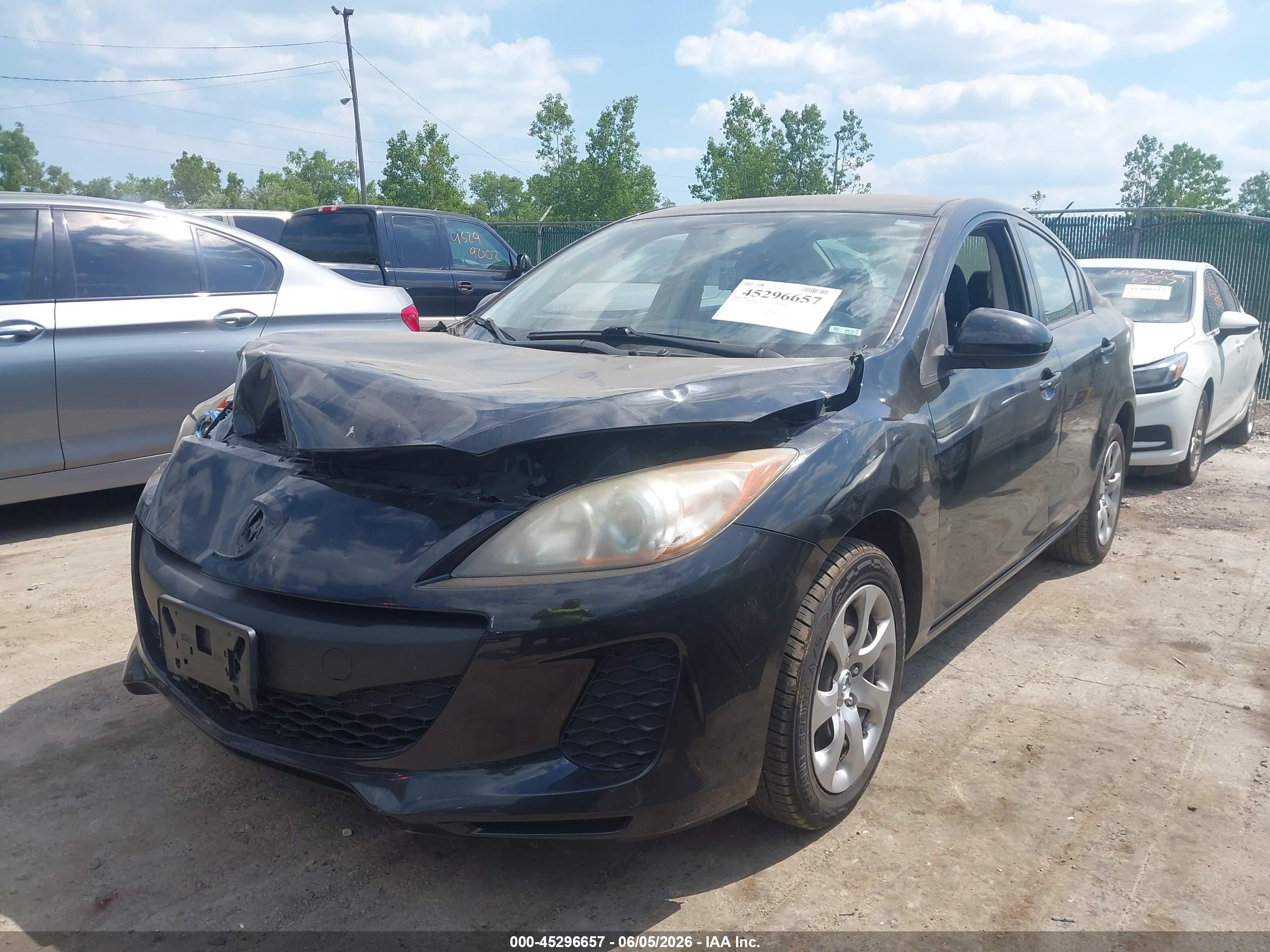 2013 Mazda Mazda3 I Sport Black vin: JM1BL1U72D1830024