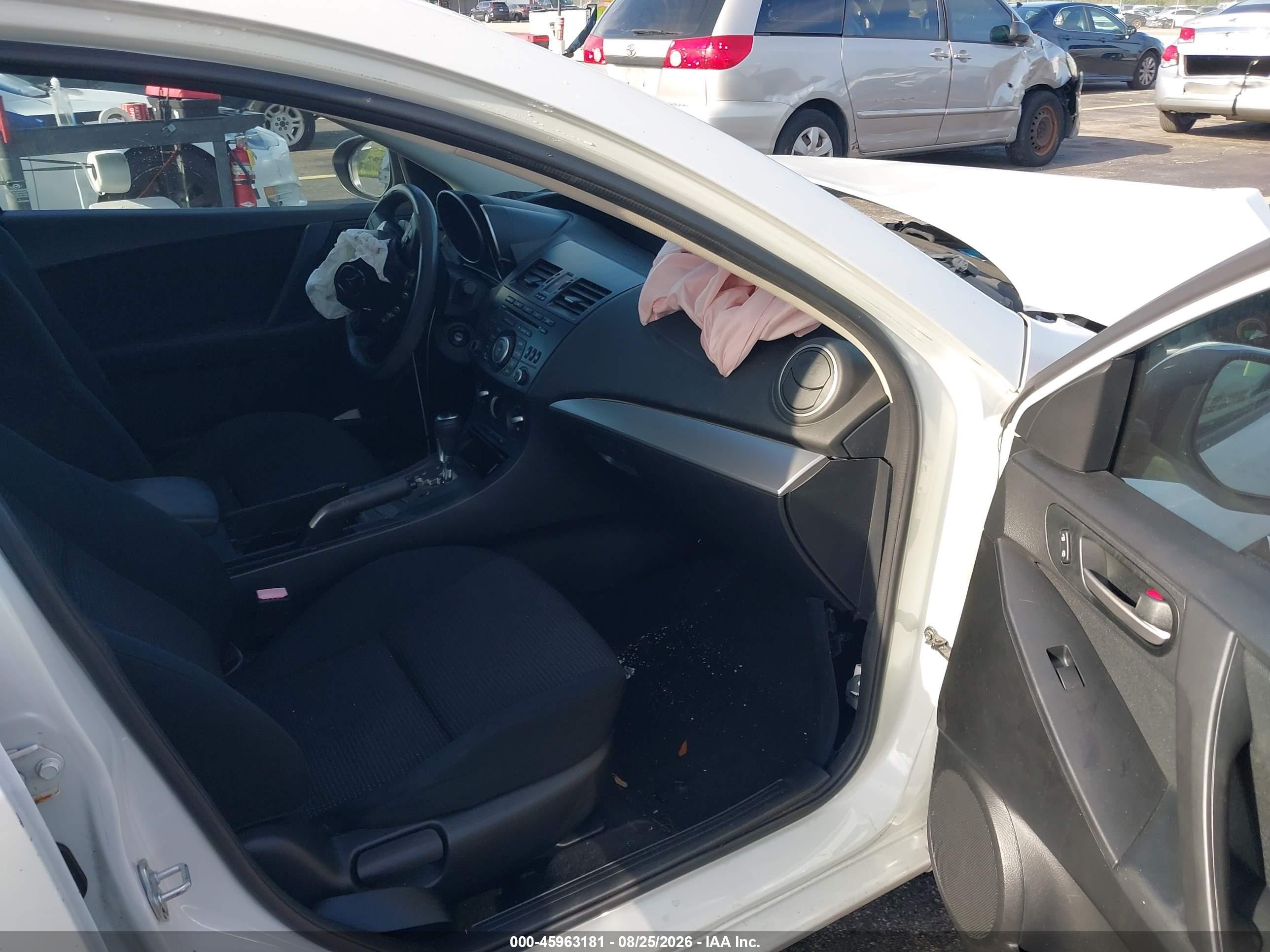 2013 Mazda Mazda3 I Sport White vin: JM1BL1U72D1845204