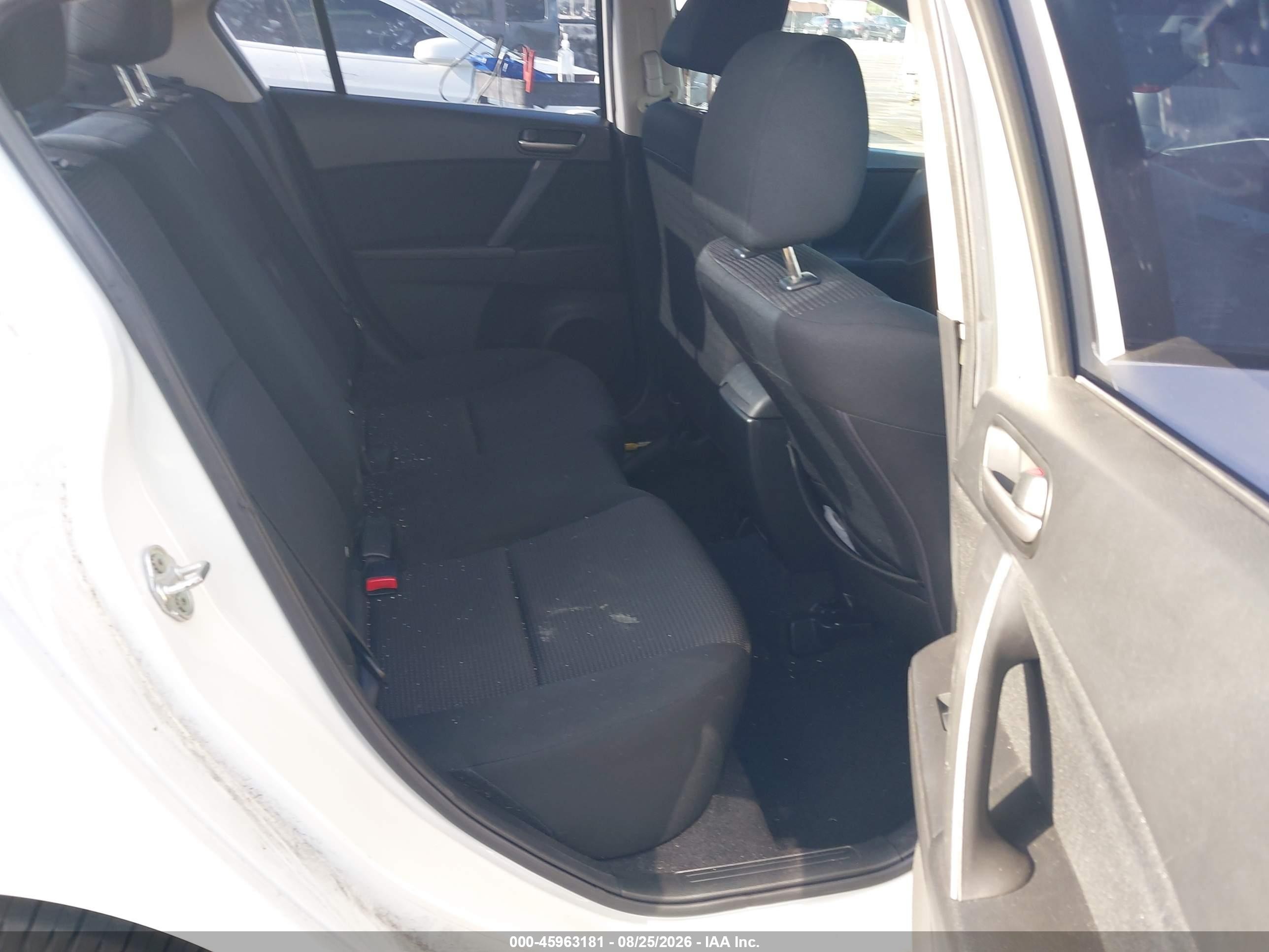 2013 Mazda Mazda3 I Sport White vin: JM1BL1U72D1845204