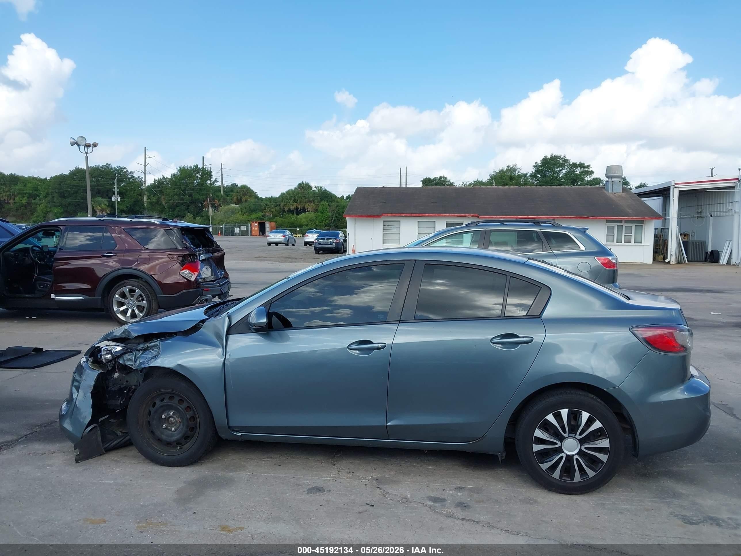 2013 Mazda Mazda3 I Sport Blue vin: JM1BL1U74D1777486