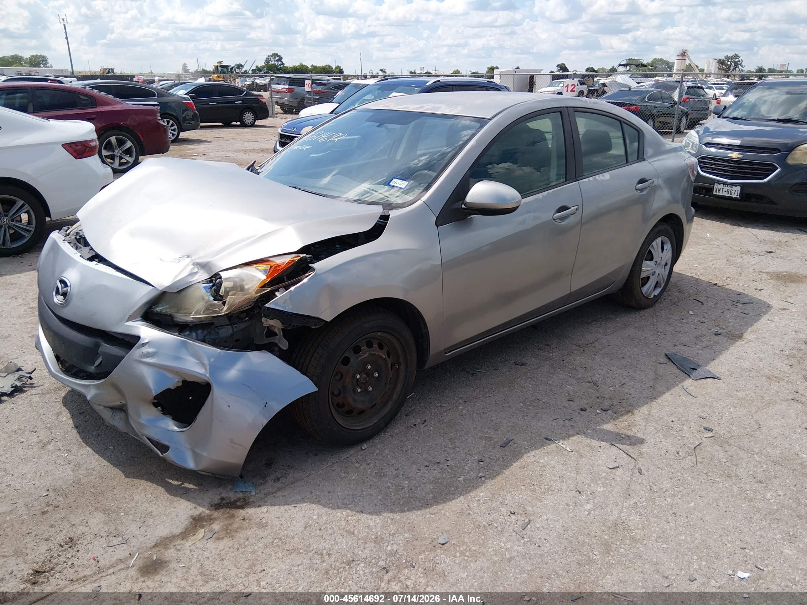 2013 Mazda Mazda3 I Sport Серебряный vin: JM1BL1U75D1760051