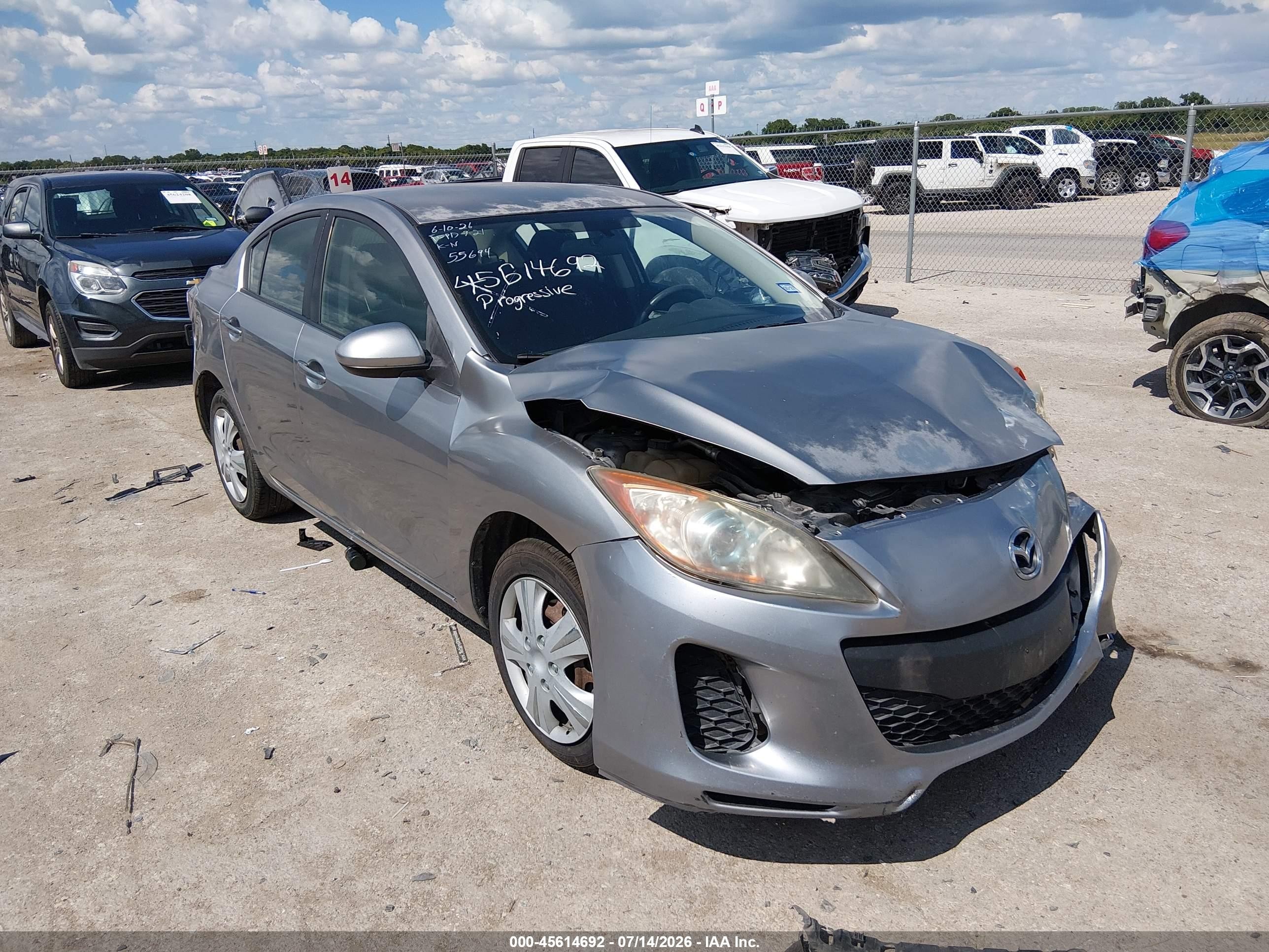2013 Mazda Mazda3 I Sport Серебряный vin: JM1BL1U75D1760051