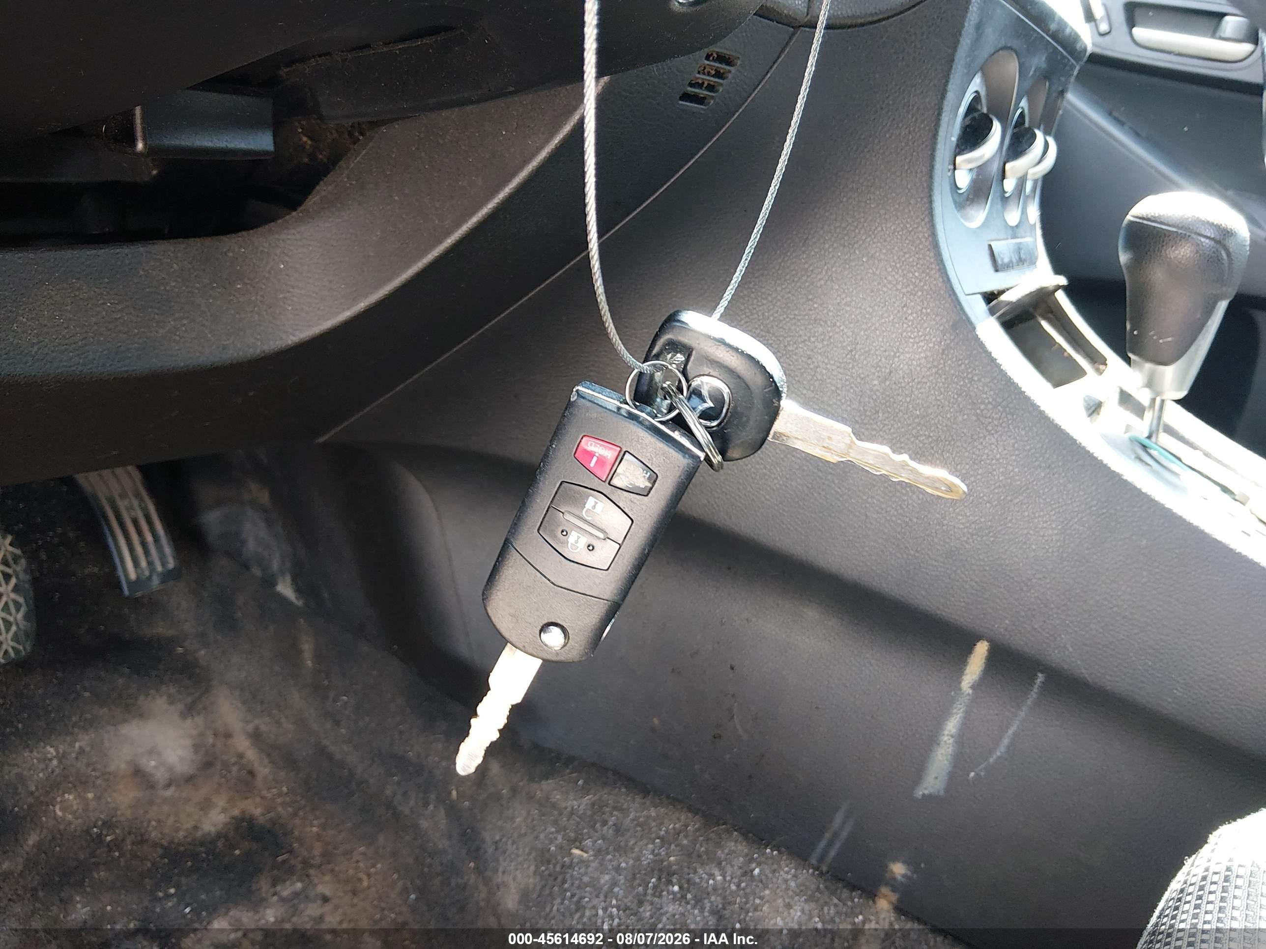 2013 Mazda Mazda3 I Sport Серебряный vin: JM1BL1U75D1760051