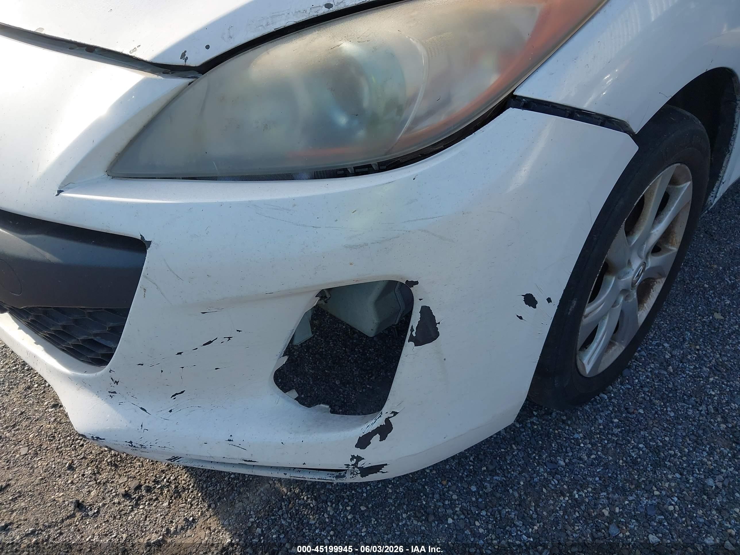 2013 Mazda Mazda3 I Sport White vin: JM1BL1U75D1834309