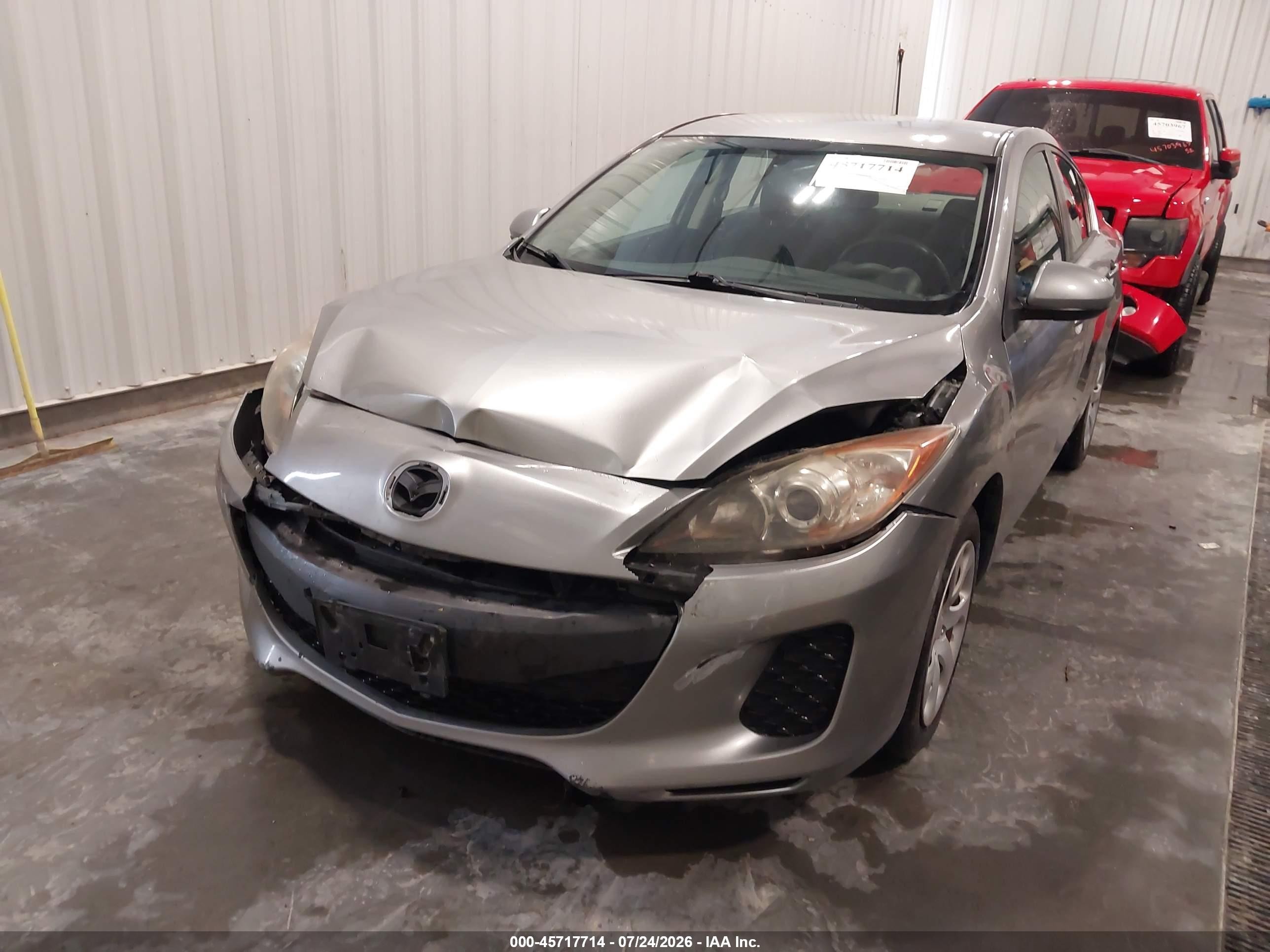 2013 Mazda Mazda3 I Sport Silver vin: JM1BL1U76D1714261