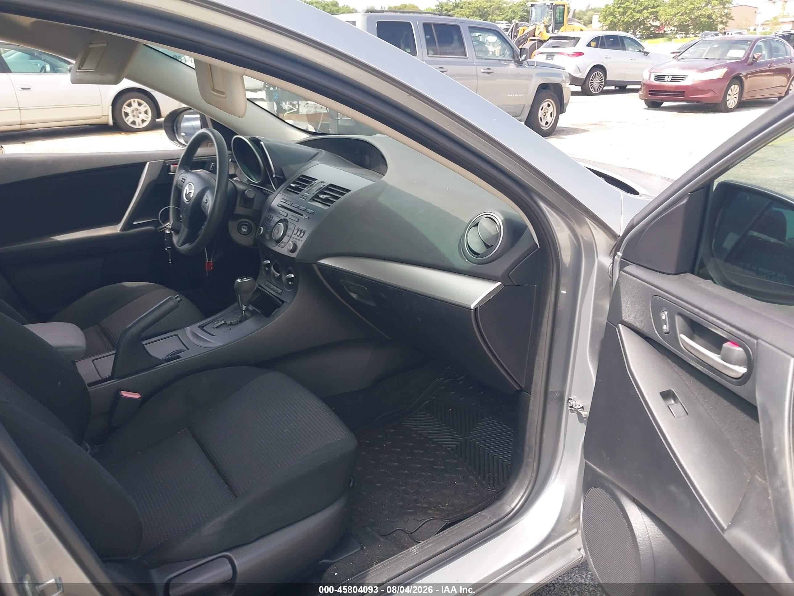 2013 Mazda Mazda3 I Sport Gray vin: JM1BL1U76D1747812