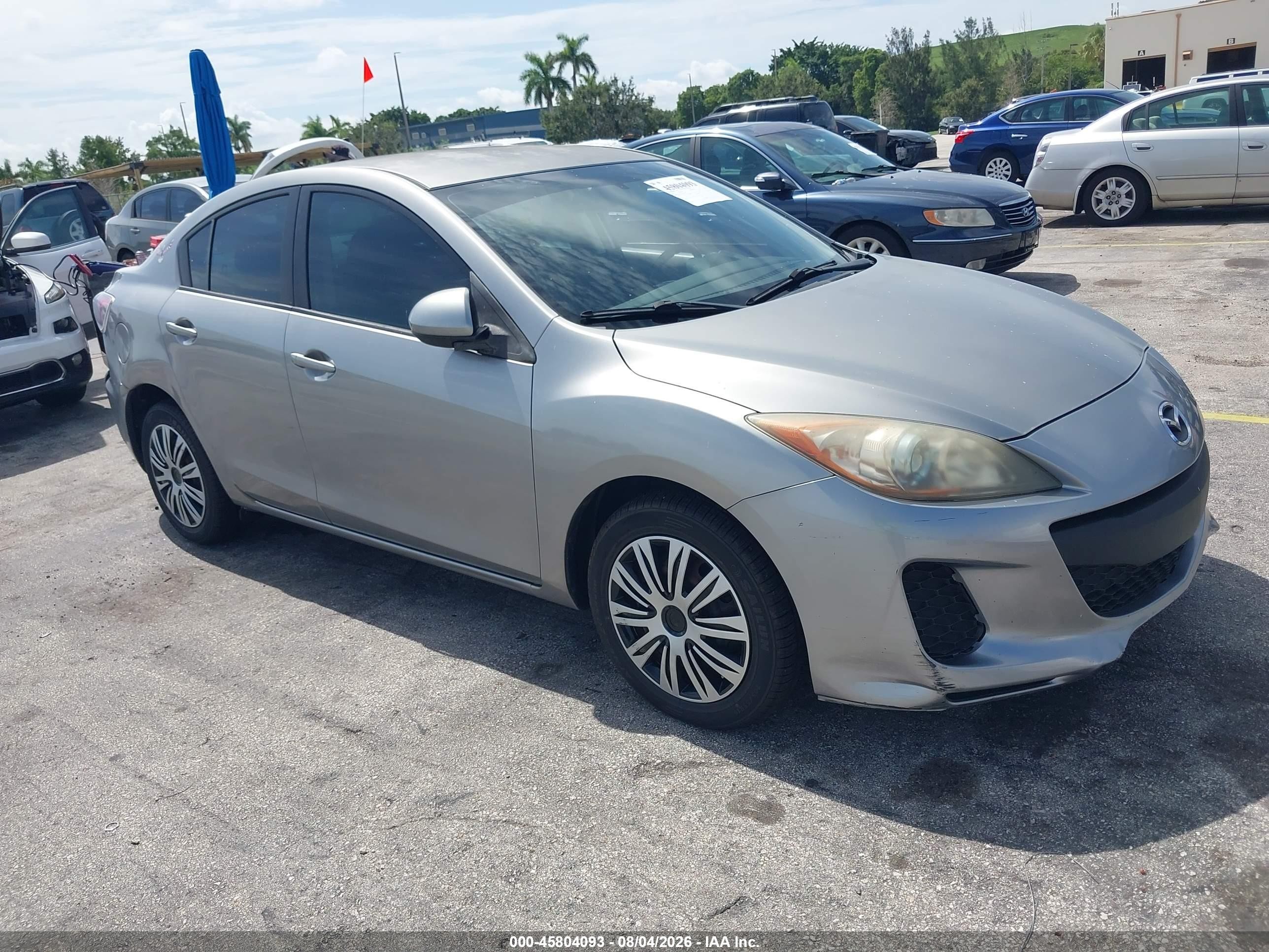 2013 Mazda Mazda3 I Sport Gray vin: JM1BL1U76D1747812