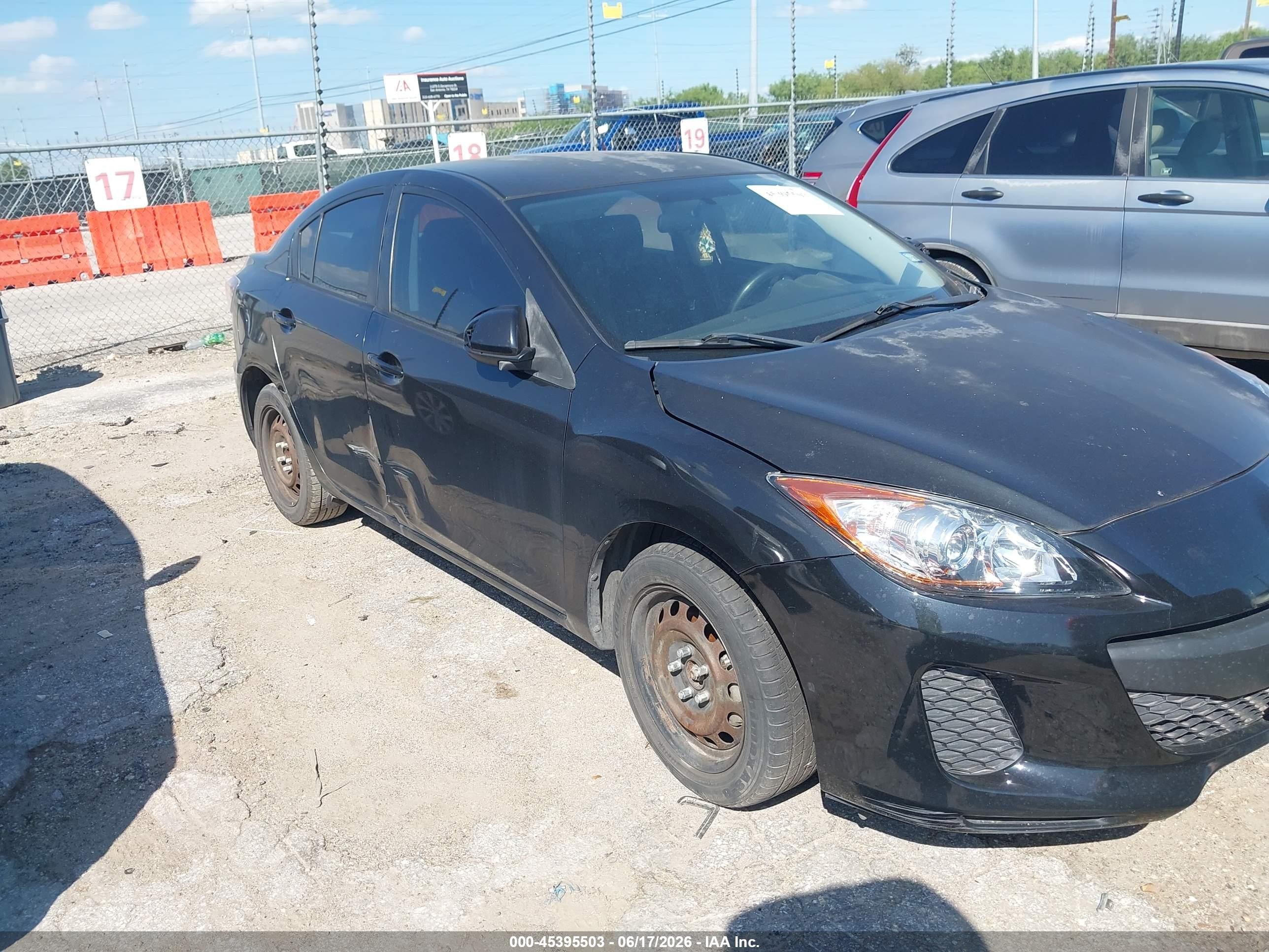 2013 Mazda Mazda3 I Sport Black vin: JM1BL1U76D1784570