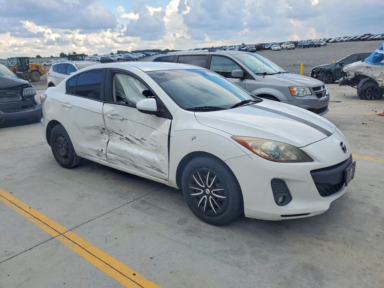2013 Mazda Mazda 3 White vin: JM1BL1U77D1718240