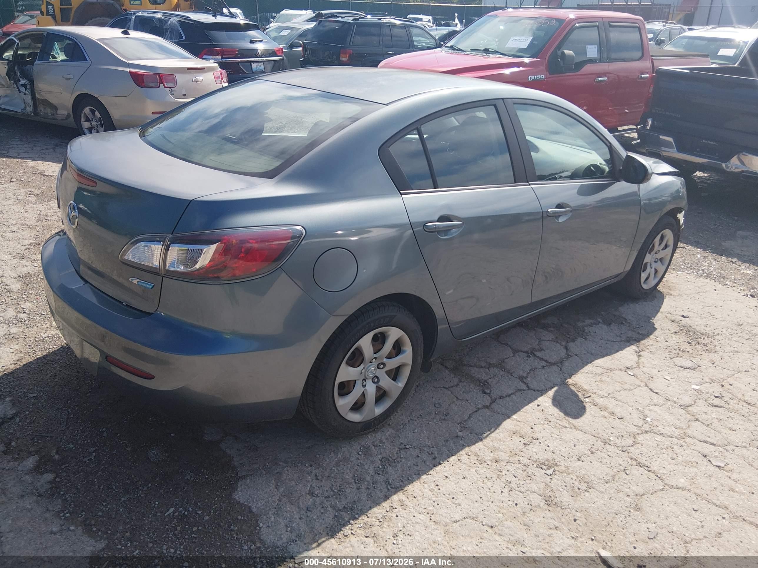 2013 Mazda Mazda3 I Sport Синий vin: JM1BL1U78D1703830