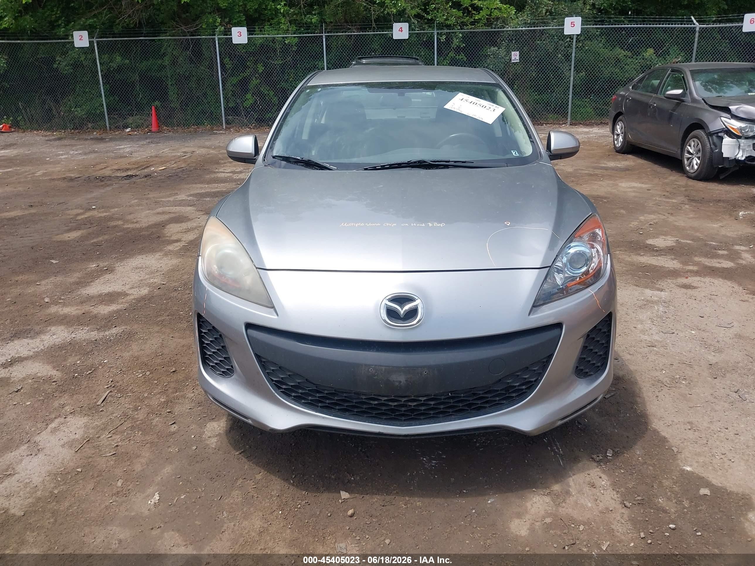 2013 Mazda Mazda3 I Sport Silver vin: JM1BL1U79D1705716