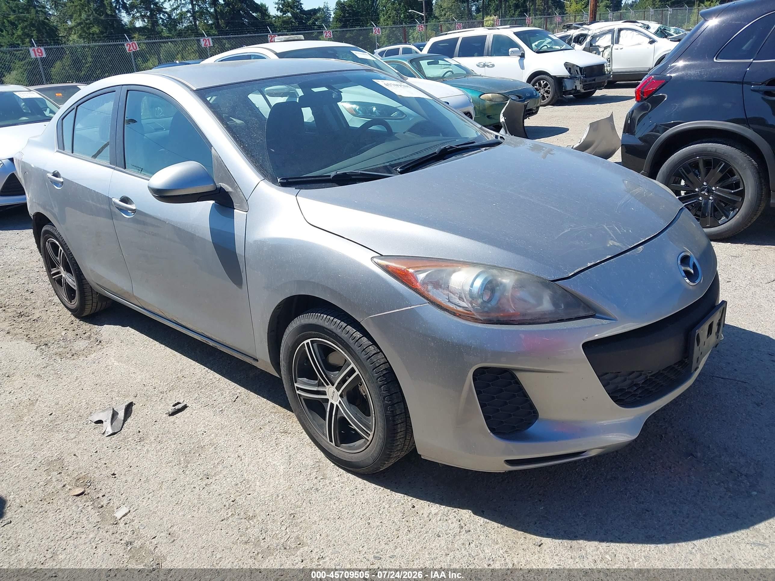 2013 Mazda Mazda3 I Sport Silver vin: JM1BL1U79D1832613