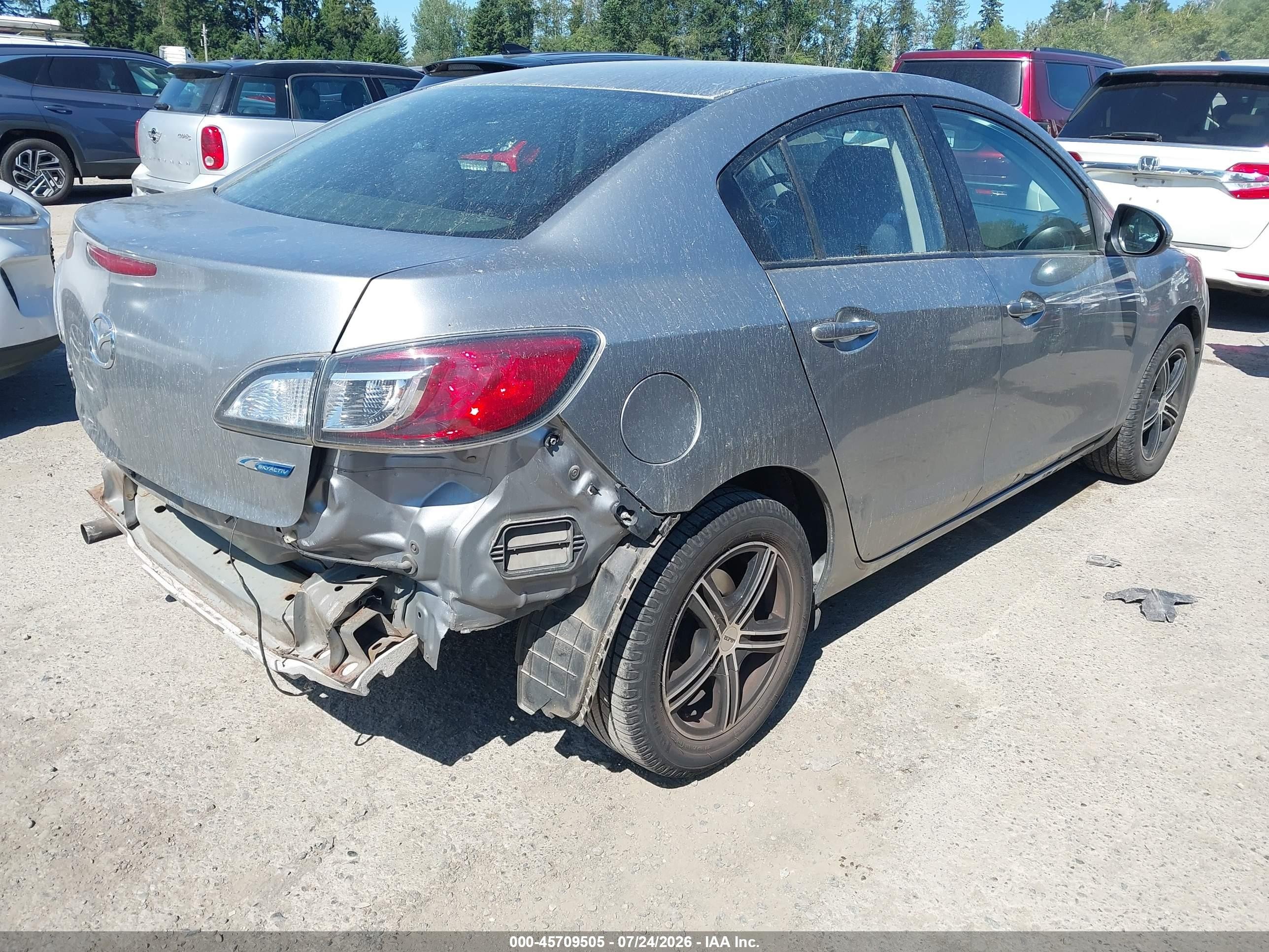 2013 Mazda Mazda3 I Sport Silver vin: JM1BL1U79D1832613
