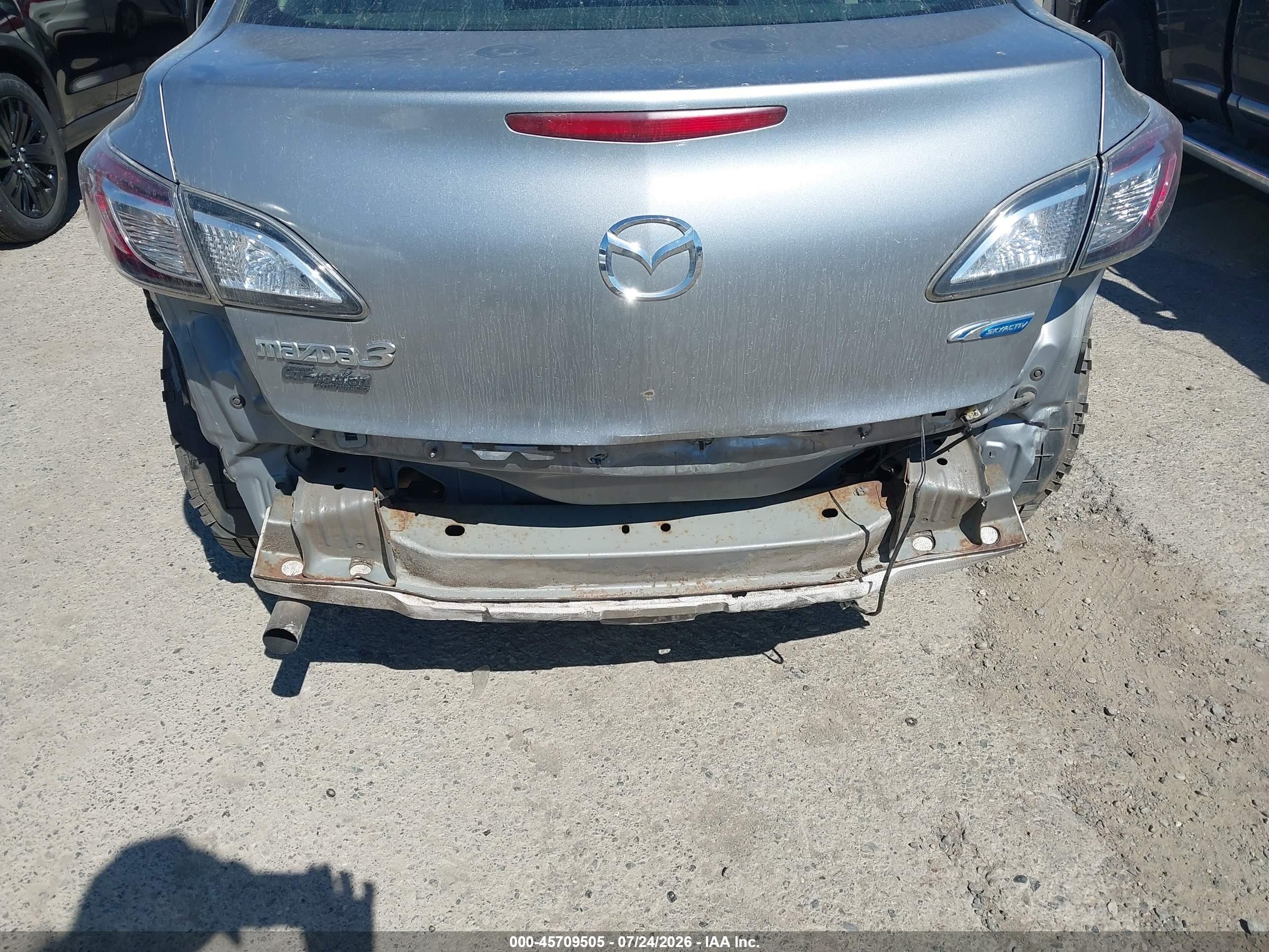 2013 Mazda Mazda3 I Sport Silver vin: JM1BL1U79D1832613