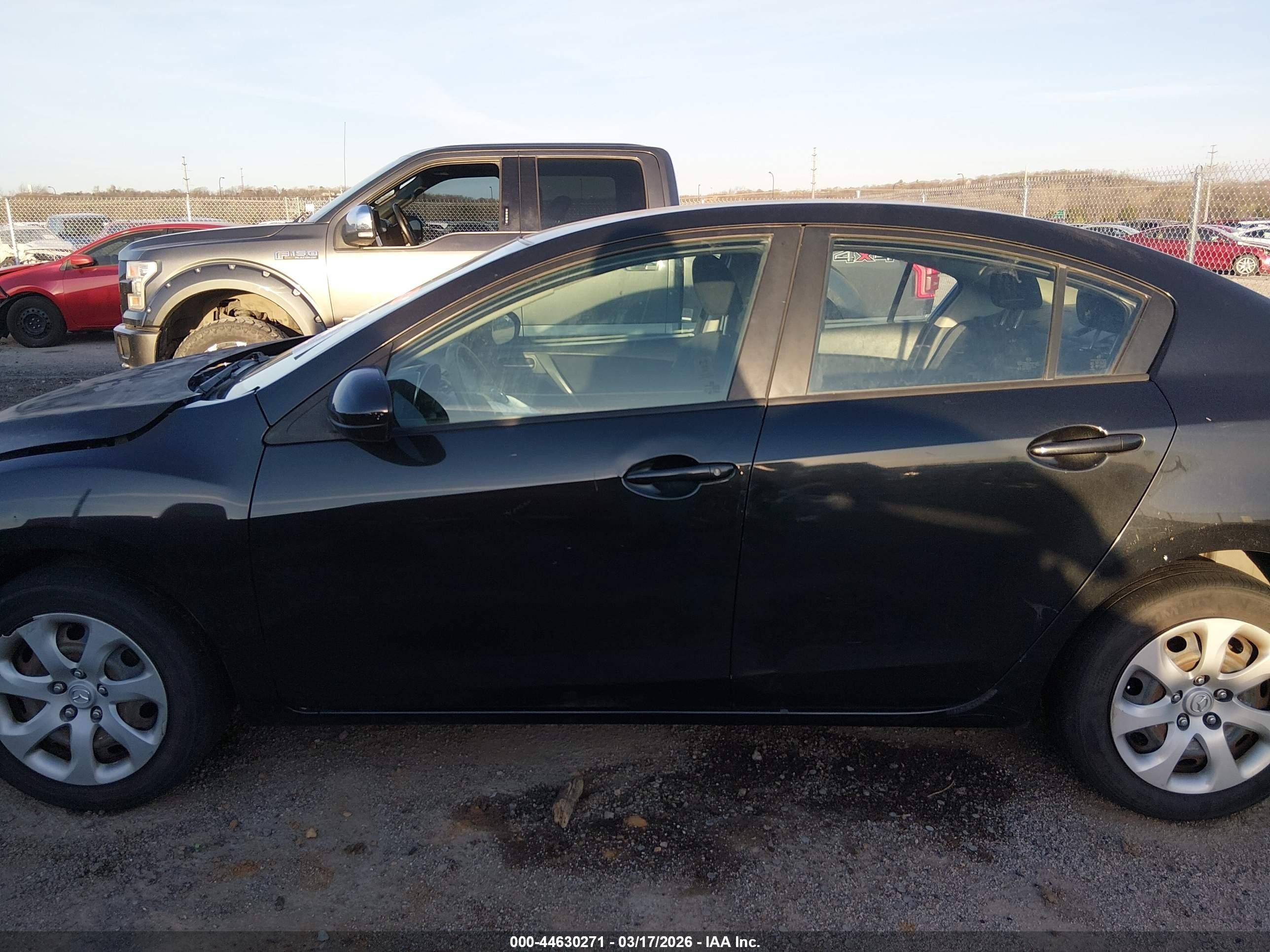 2013 Mazda Mazda3 I Sport Black vin: JM1BL1U7XD1744251