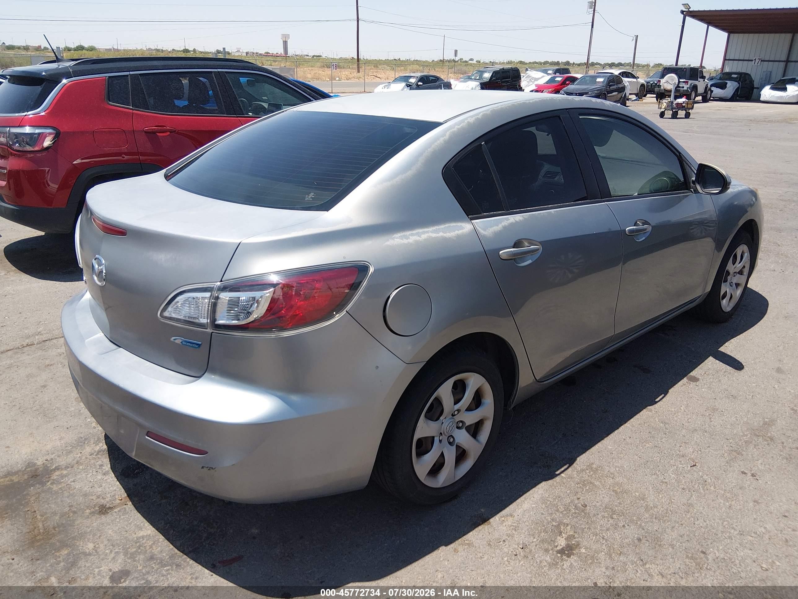2013 Mazda Mazda3 I Sport Silver vin: JM1BL1U82D1702312
