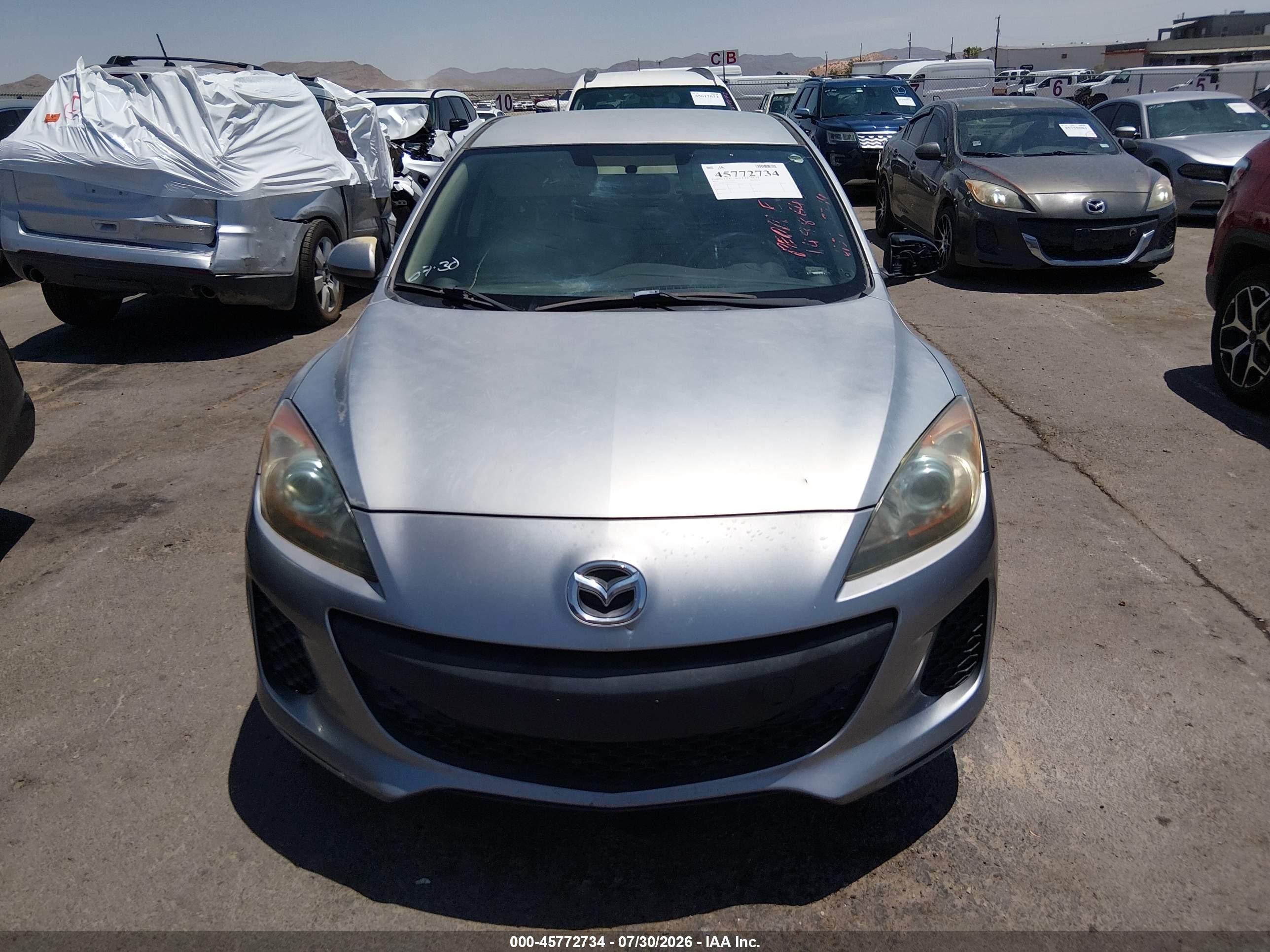 2013 Mazda Mazda3 I Sport Silver vin: JM1BL1U82D1702312