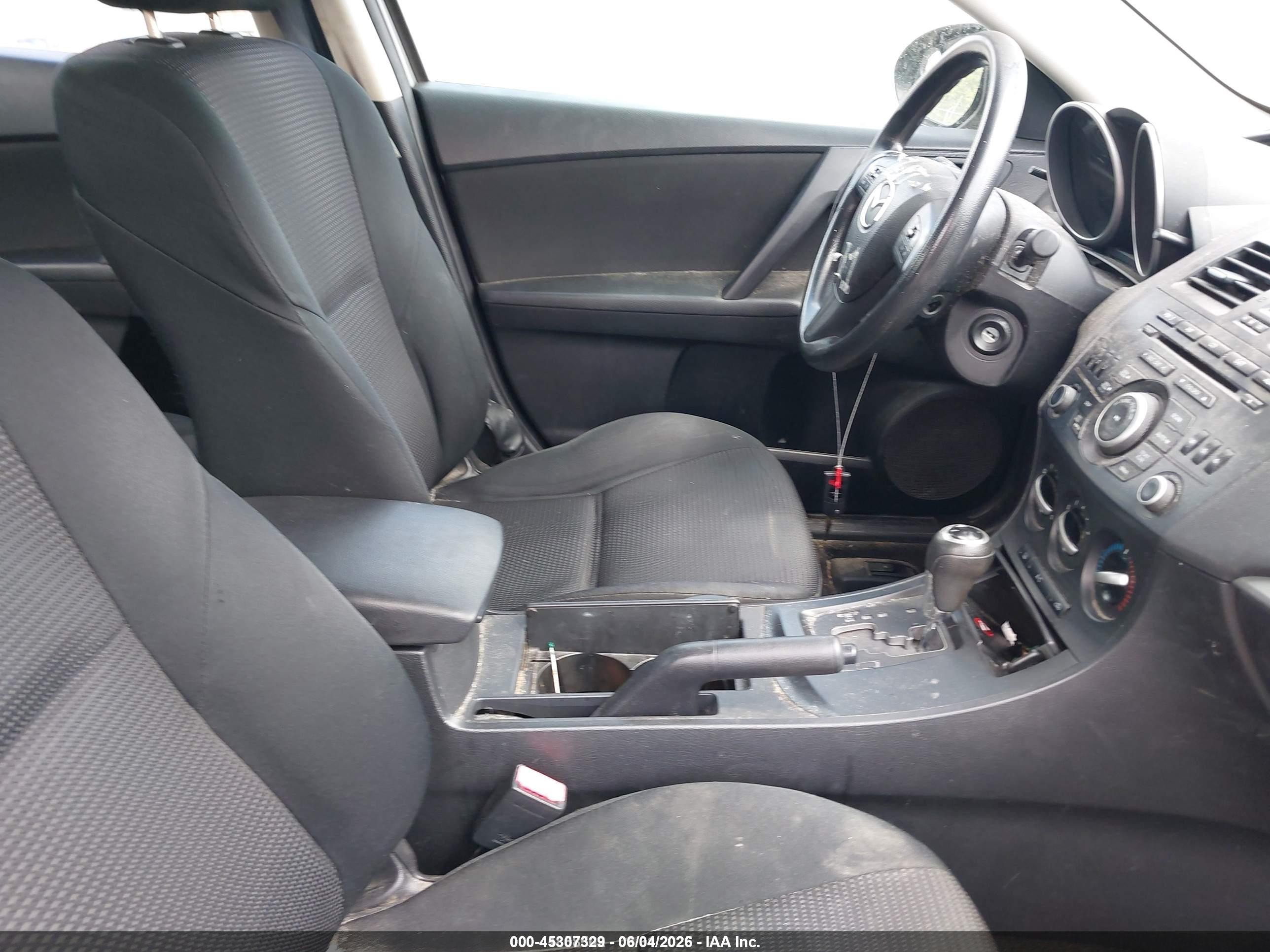 2013 Mazda Mazda3 I Sport Красный vin: JM1BL1U83D1705378
