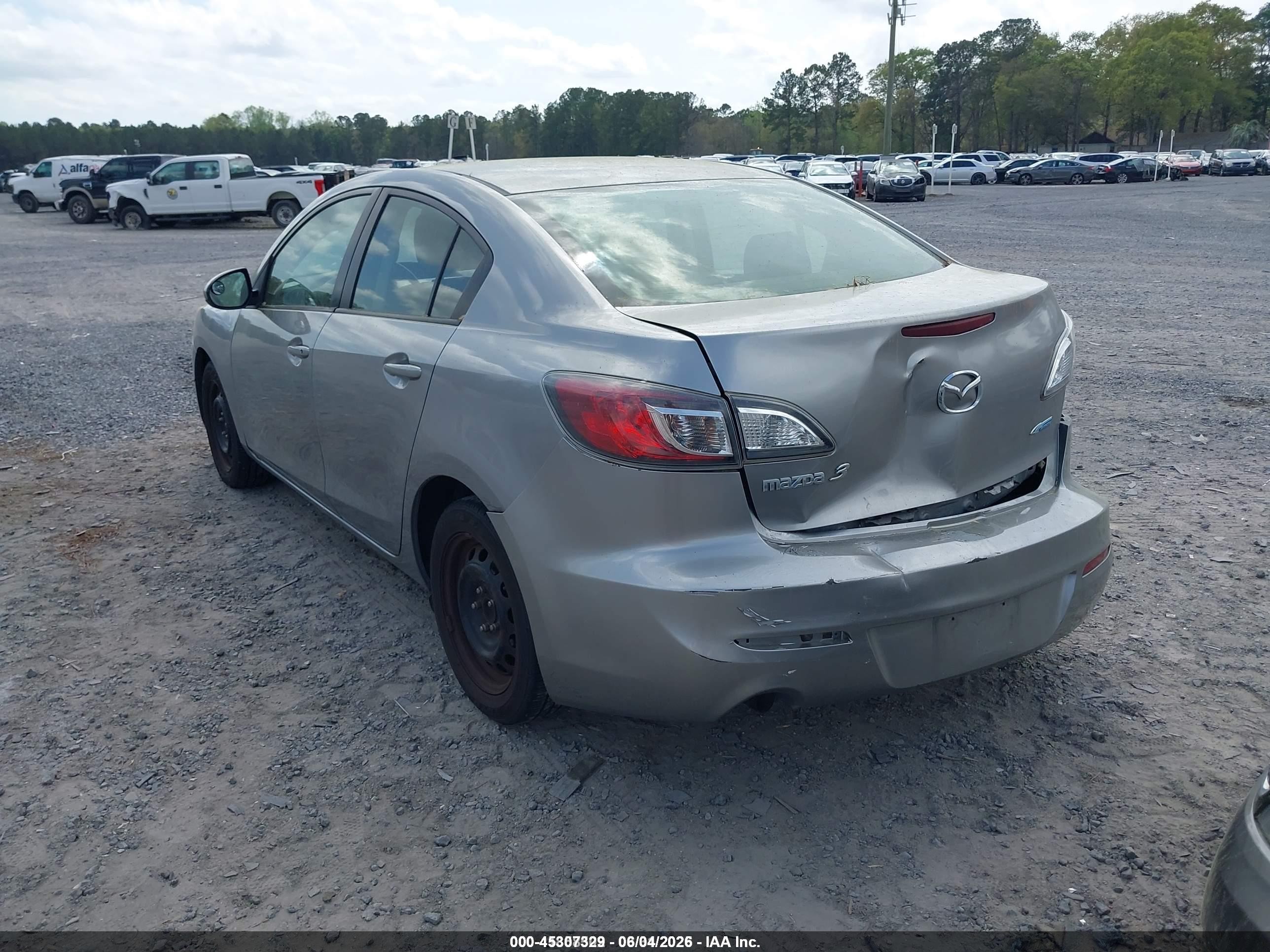 2013 Mazda Mazda3 I Sport Красный vin: JM1BL1U83D1705378