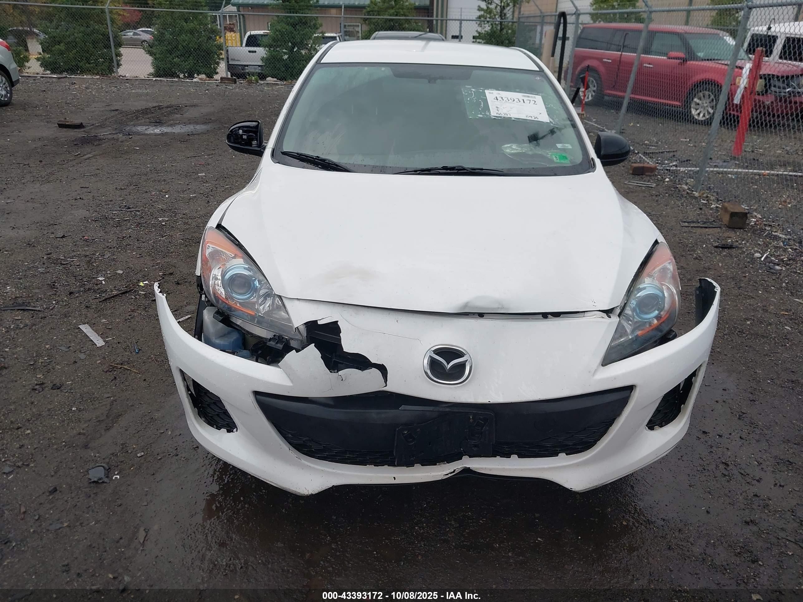 2013 Mazda Mazda3 I Sport Белый vin: JM1BL1U85D1701820