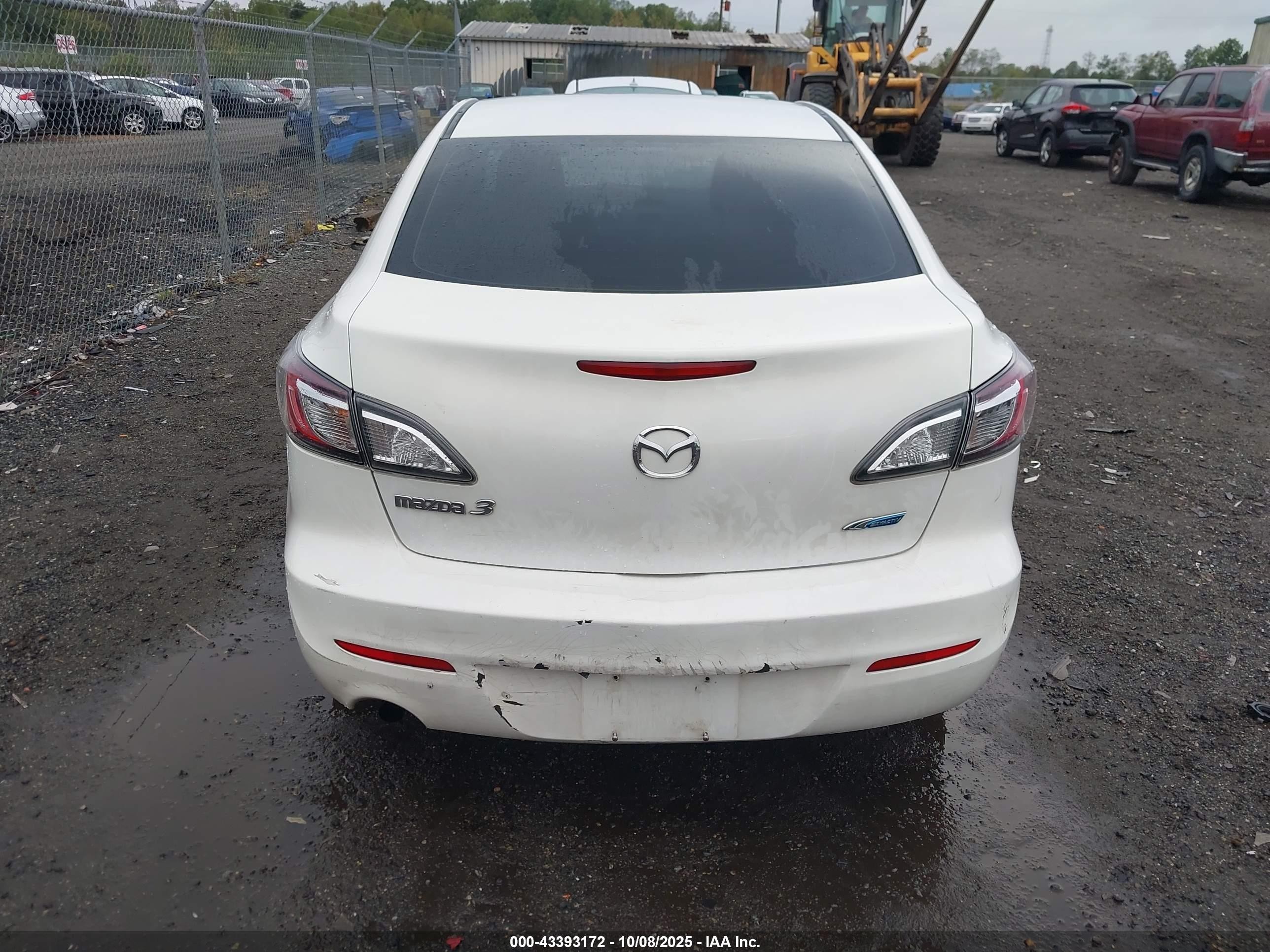 2013 Mazda Mazda3 I Sport Белый vin: JM1BL1U85D1701820
