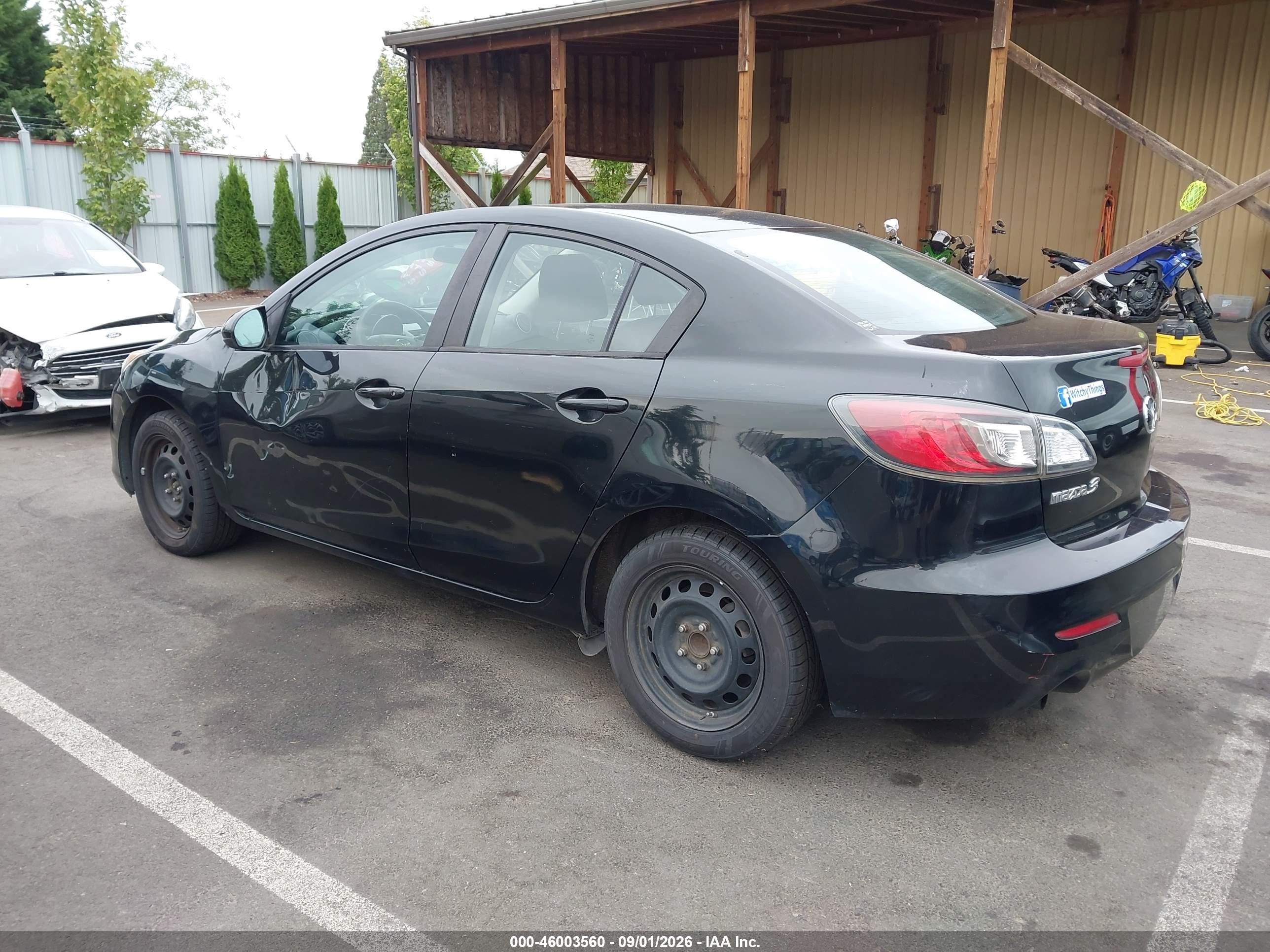 2013 Mazda Mazda3 I Sport Черный vin: JM1BL1U85D1714602