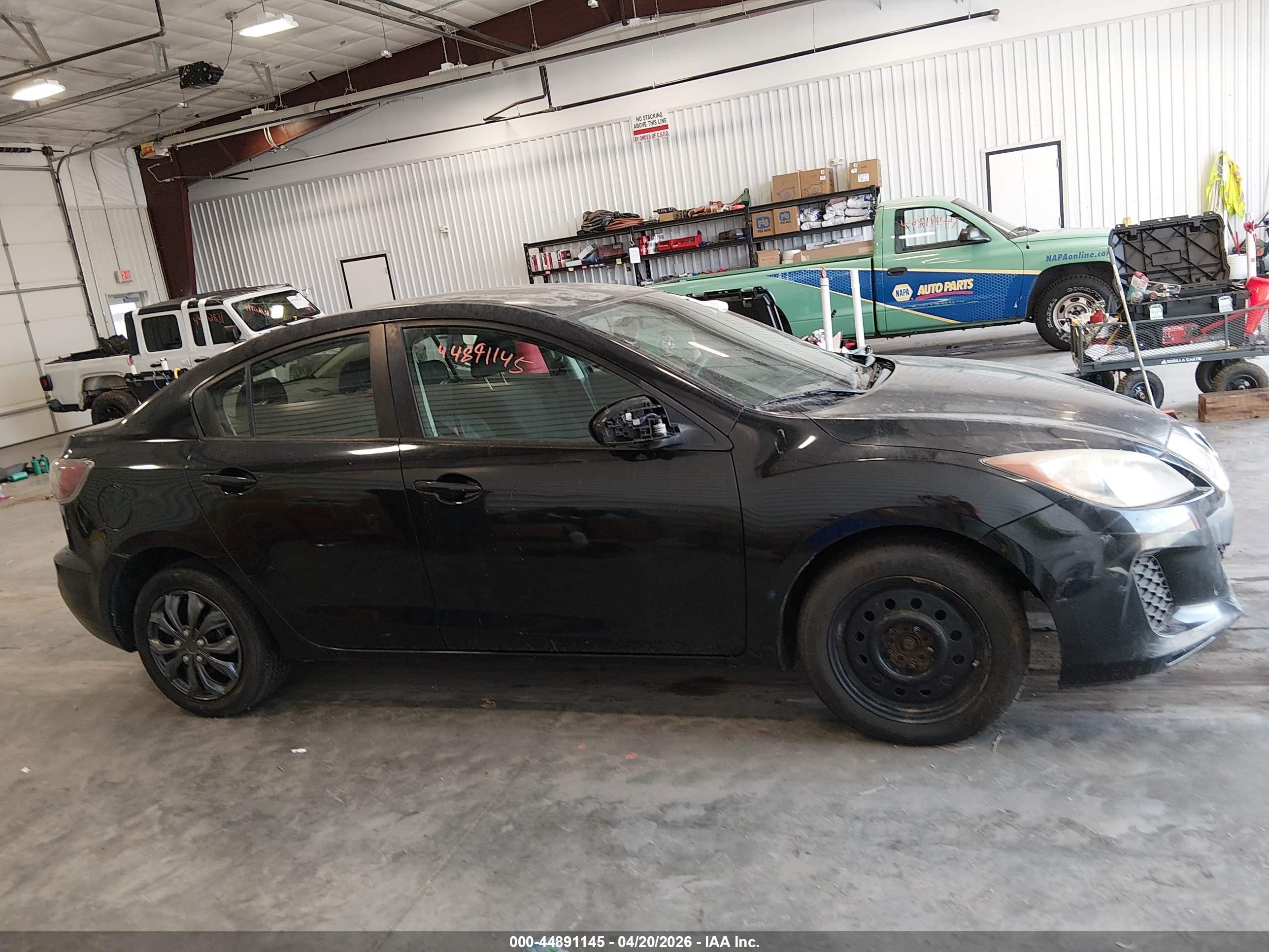2013 Mazda Mazda3 I Sport Black vin: JM1BL1U8XD1709296