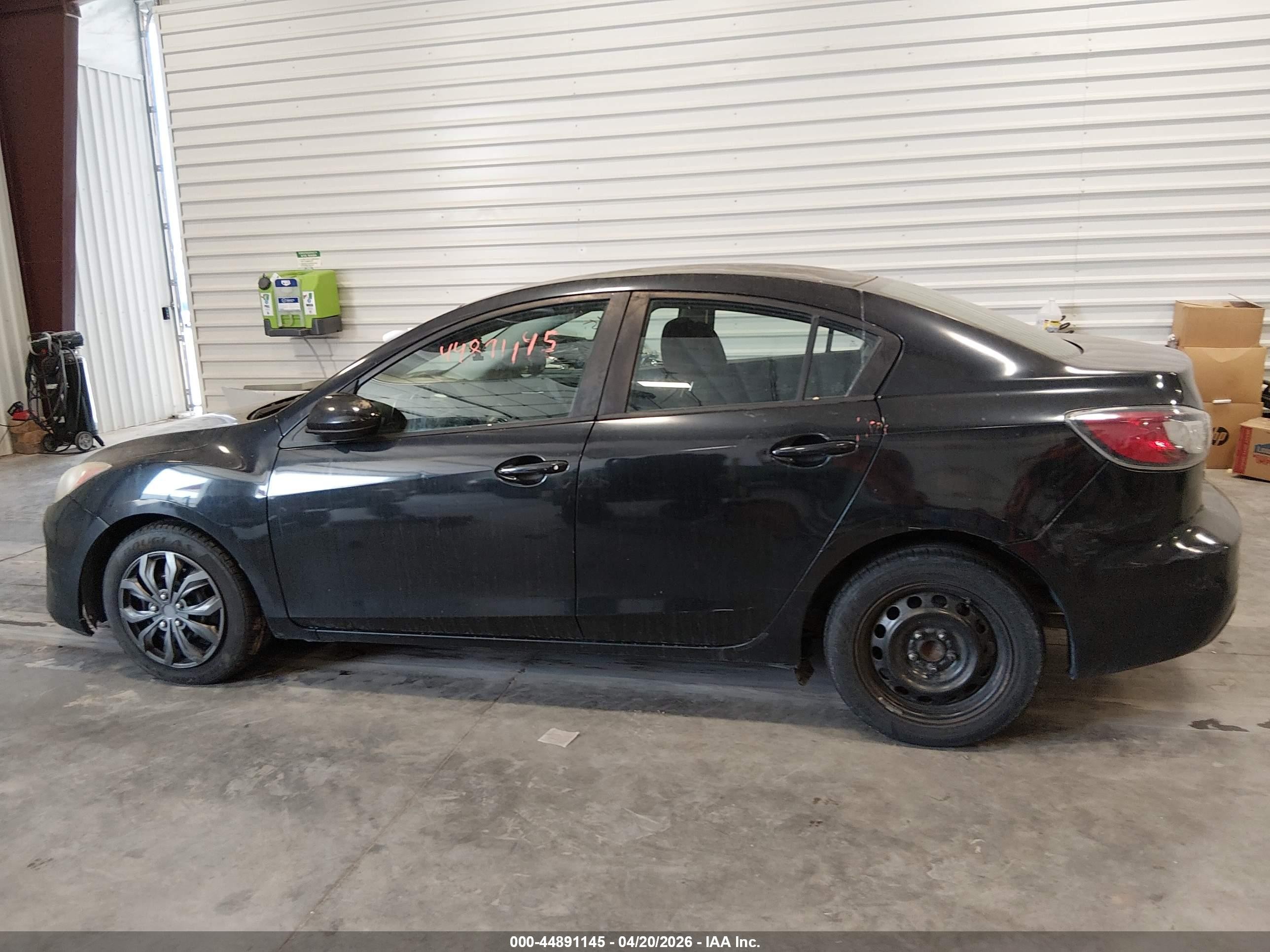 2013 Mazda Mazda3 I Sport Black vin: JM1BL1U8XD1709296