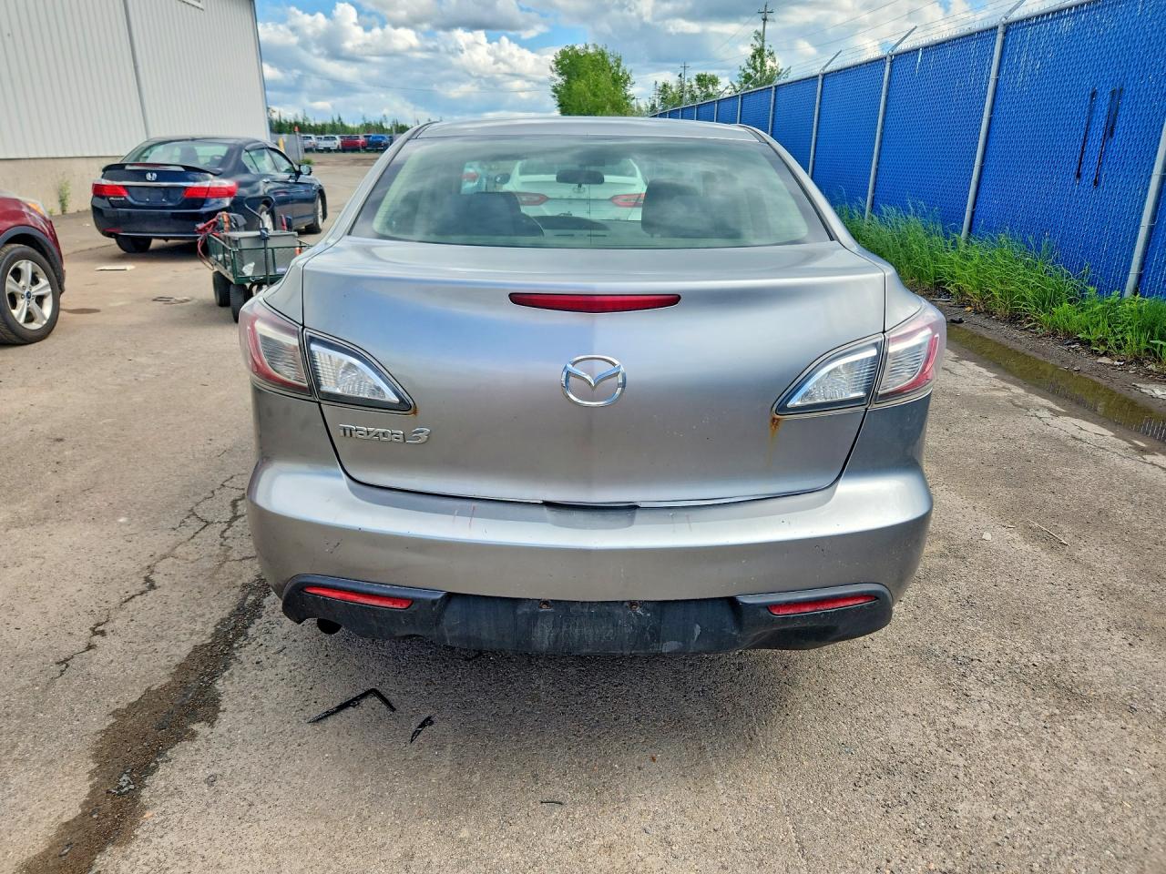 2011 Mazda 3 I Silver vin: JM1BL1UF0B1365201