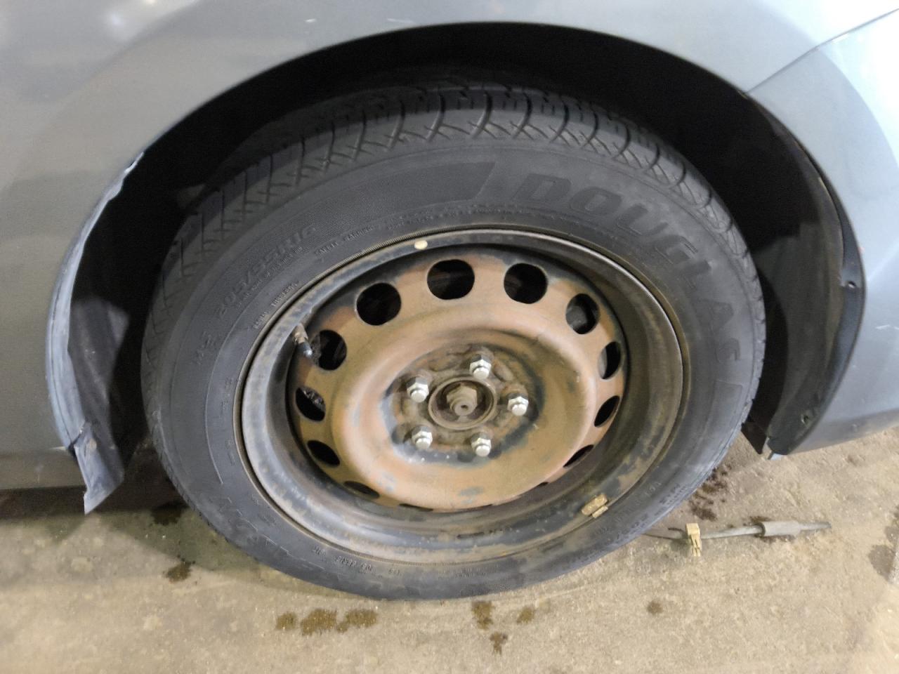 2012 Mazda 3 I Серый vin: JM1BL1UF0C1501733 Damage: Right Front Wheel Cover, Missing, Replacement Required