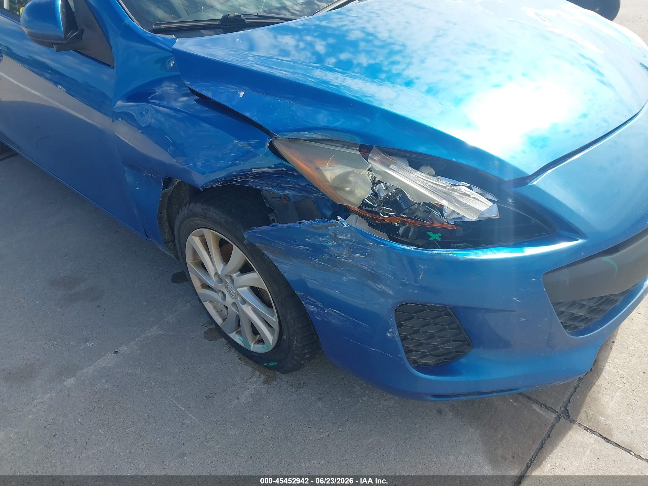 2012 Mazda Mazda3 I Sport Blue vin: JM1BL1UF1C1603963