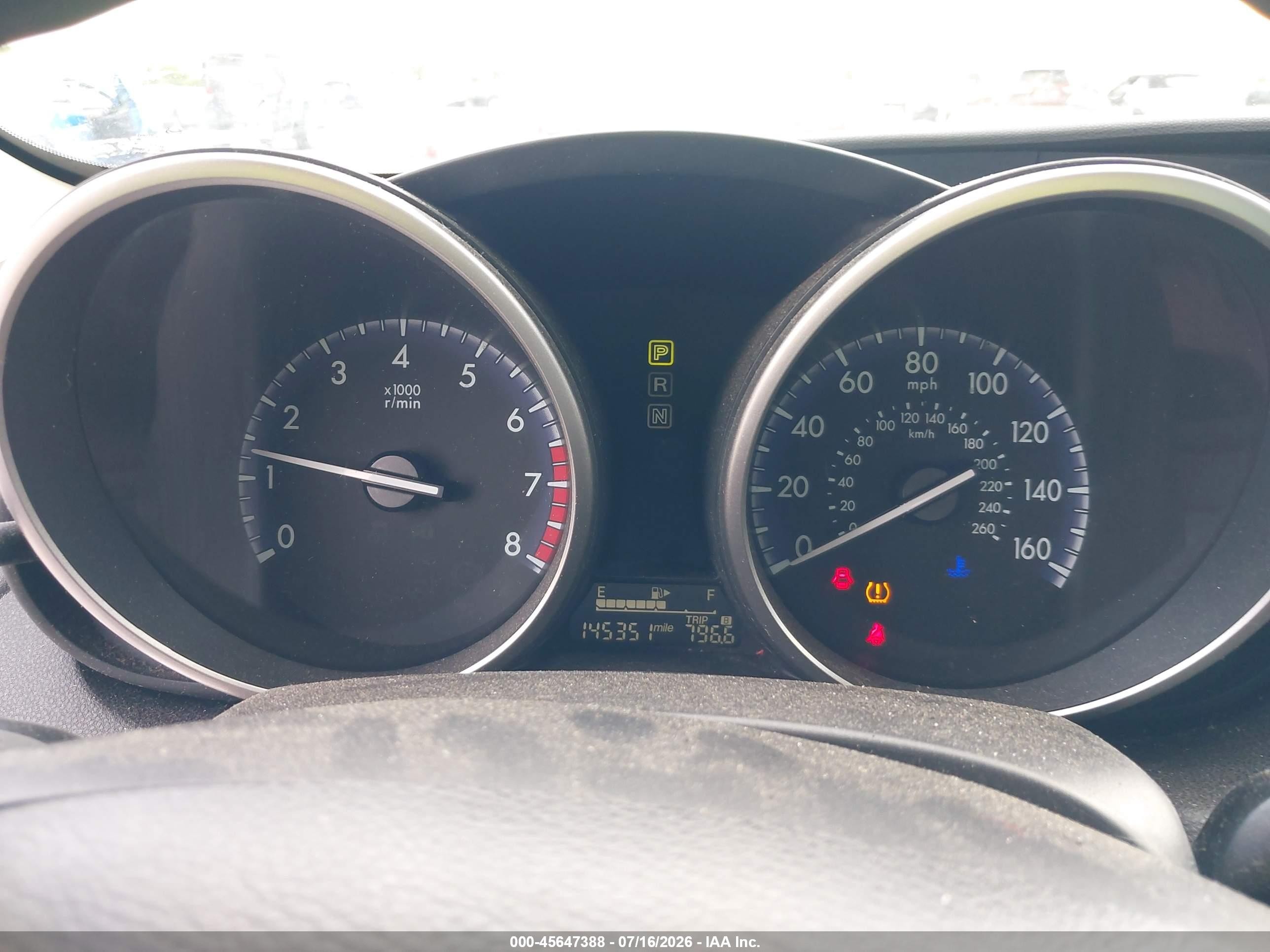2012 Mazda Mazda3 I Sport Серебряный vin: JM1BL1UF2C1553655