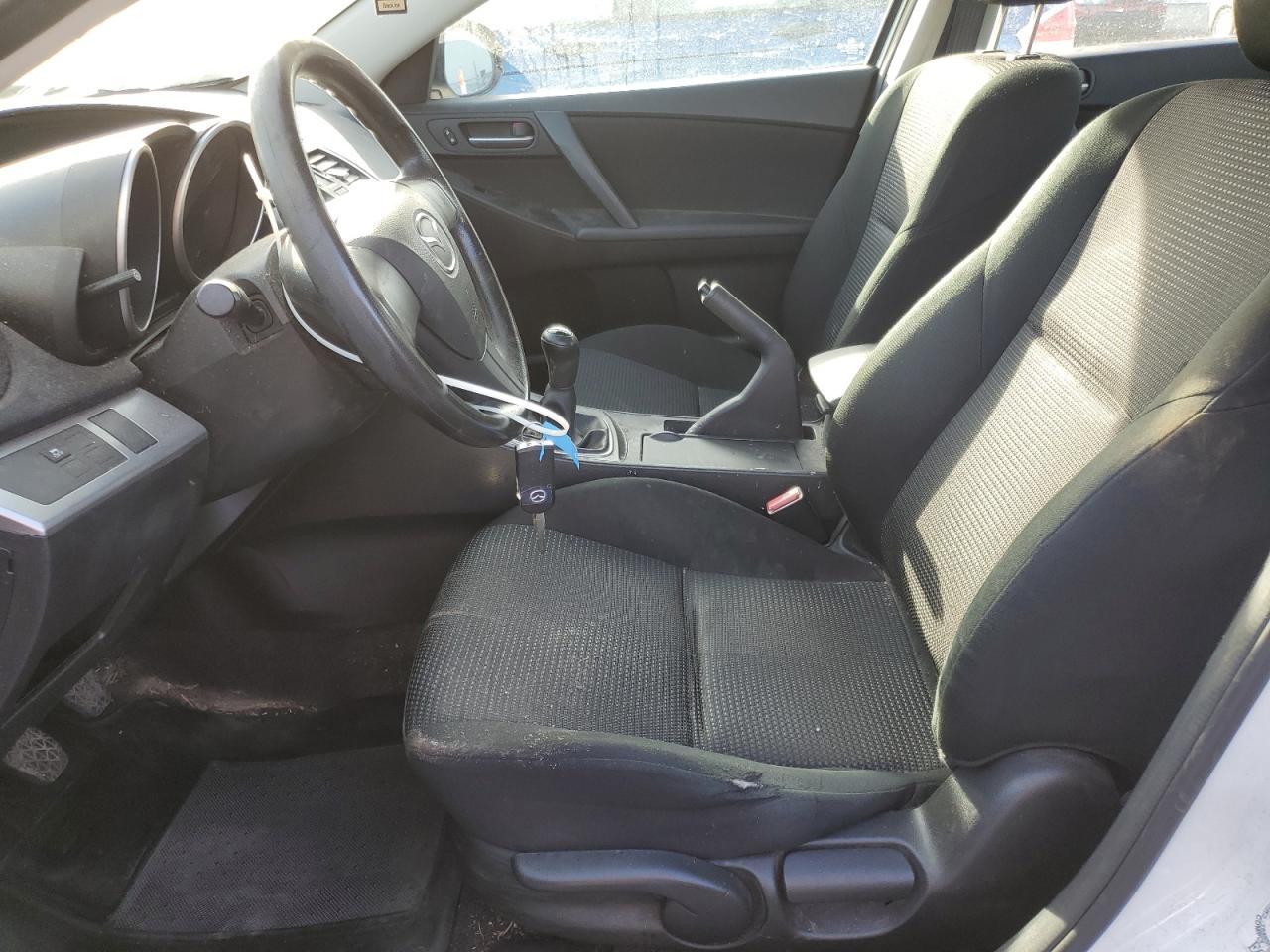 Price & History 2013 Mazda 3 I 2.0l 4 vin: JM1BL1UF2D1853438