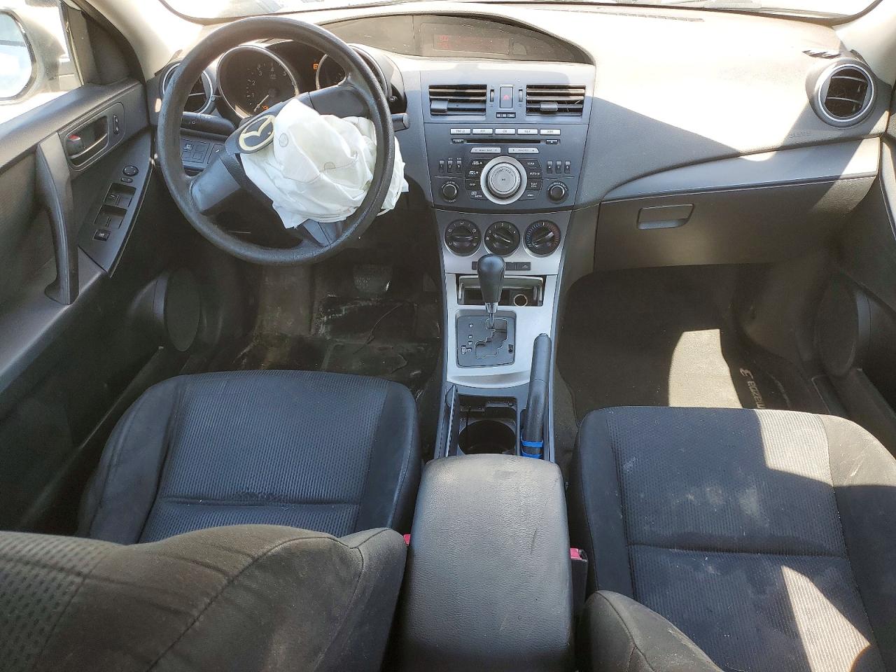 2011 Mazda 3 I White vin: JM1BL1UF4B1434066