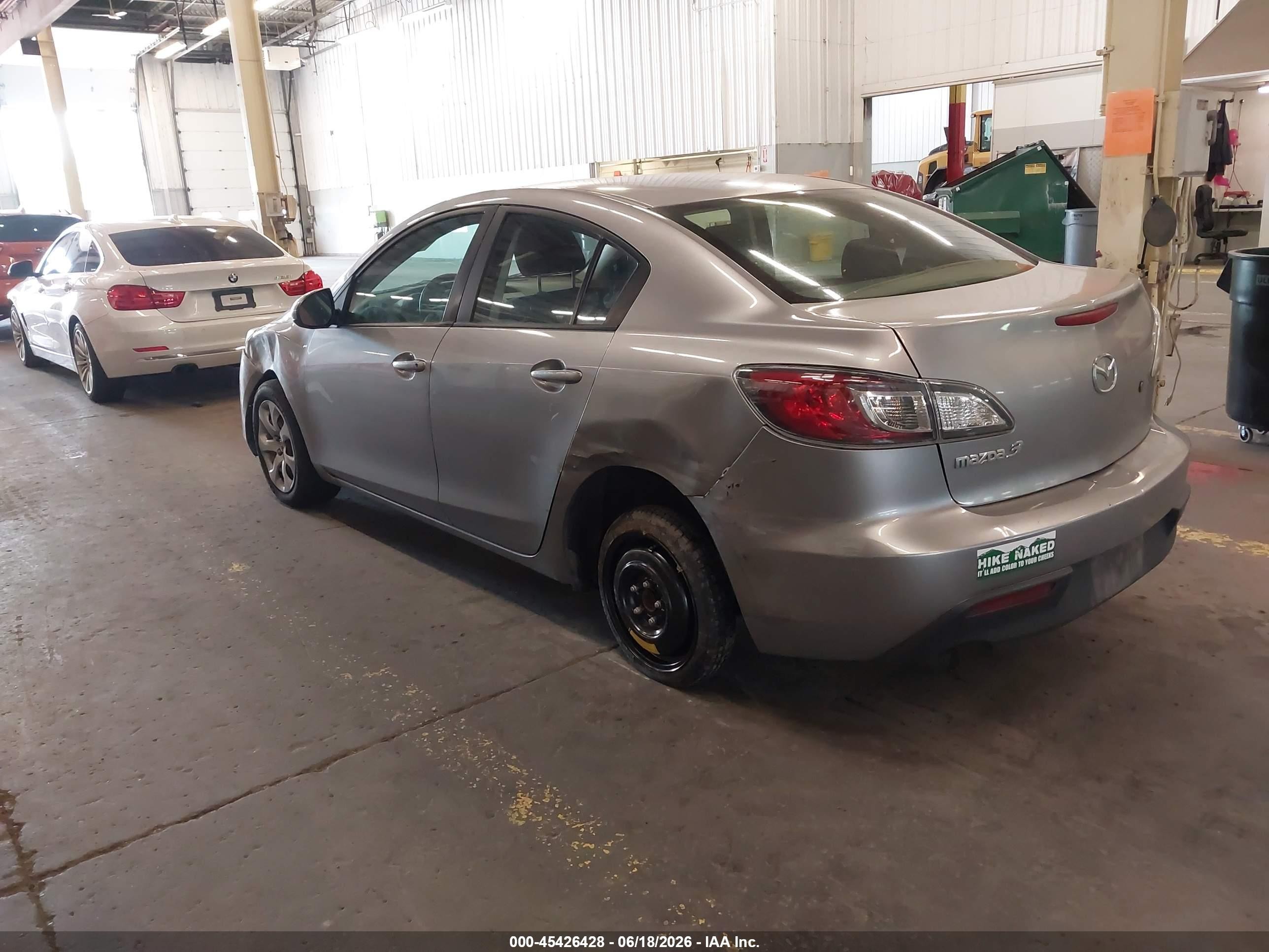 2011 Mazda Mazda3 I Sport Gray vin: JM1BL1UF5B1389574
