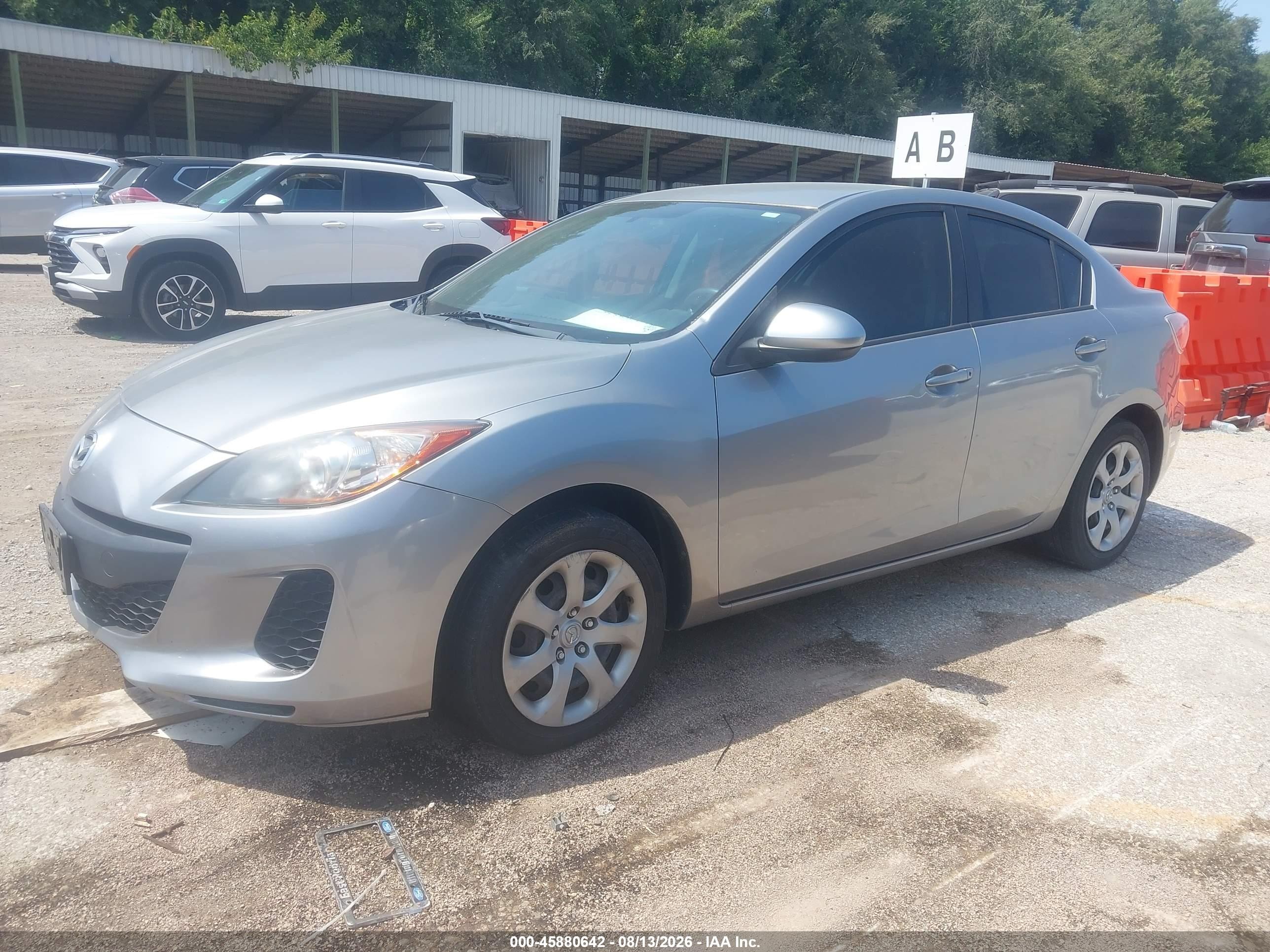 2012 Mazda Mazda3 I Sport Серебряный vin: JM1BL1UF5C1523808