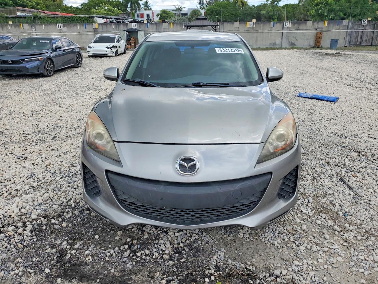 2012 Mazda 3 I Серебряный vin: JM1BL1UF5C1647352