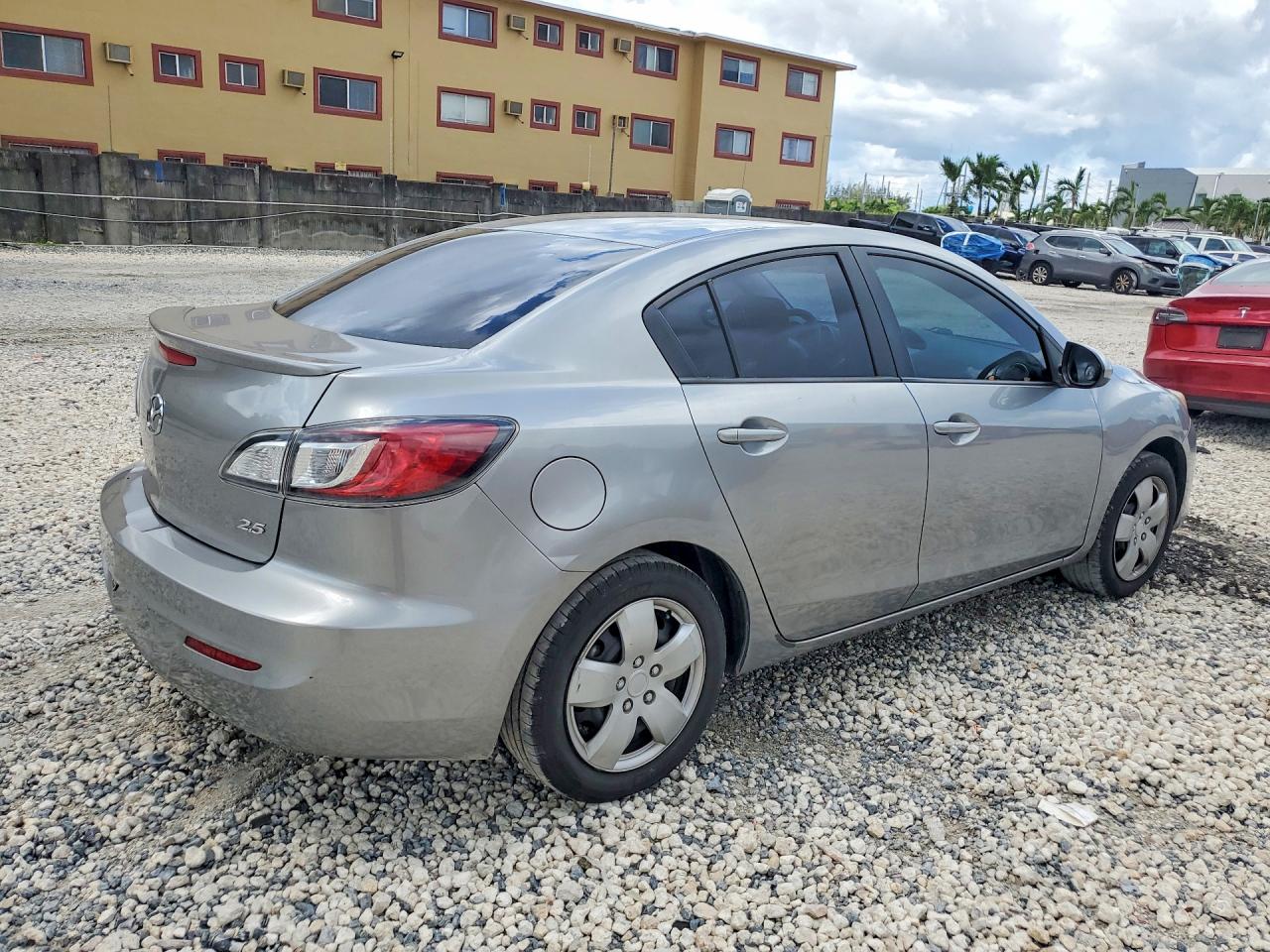 2012 Mazda 3 I Серебряный vin: JM1BL1UF5C1647352