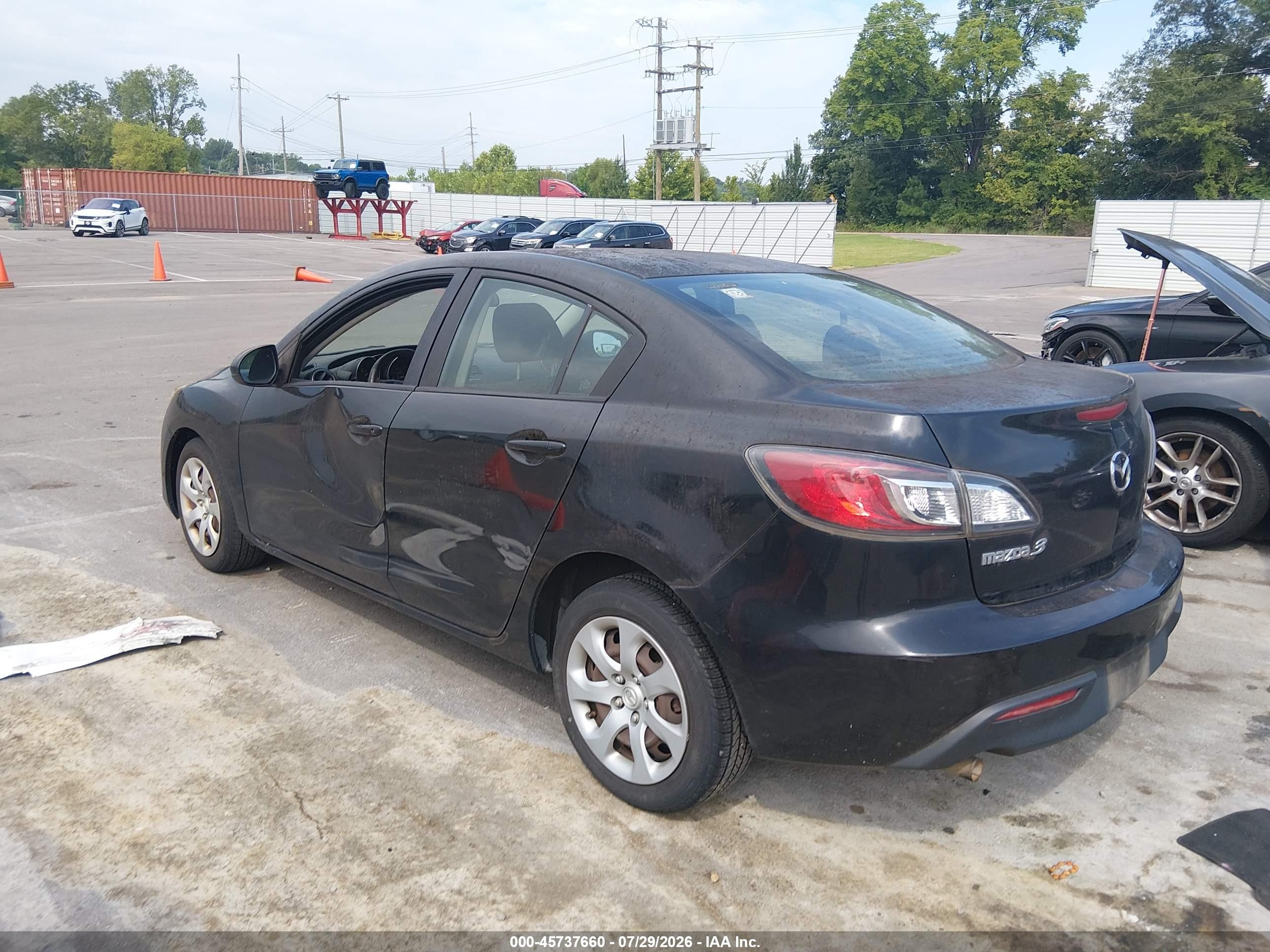 2011 Mazda Mazda3 I Sport Black vin: JM1BL1UF6B1491045