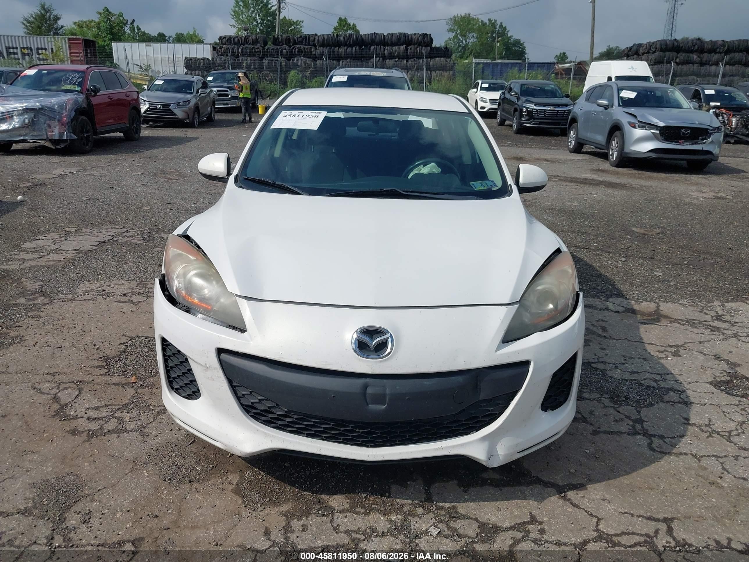 2012 Mazda Mazda3 I Sport White vin: JM1BL1UF6C1592149