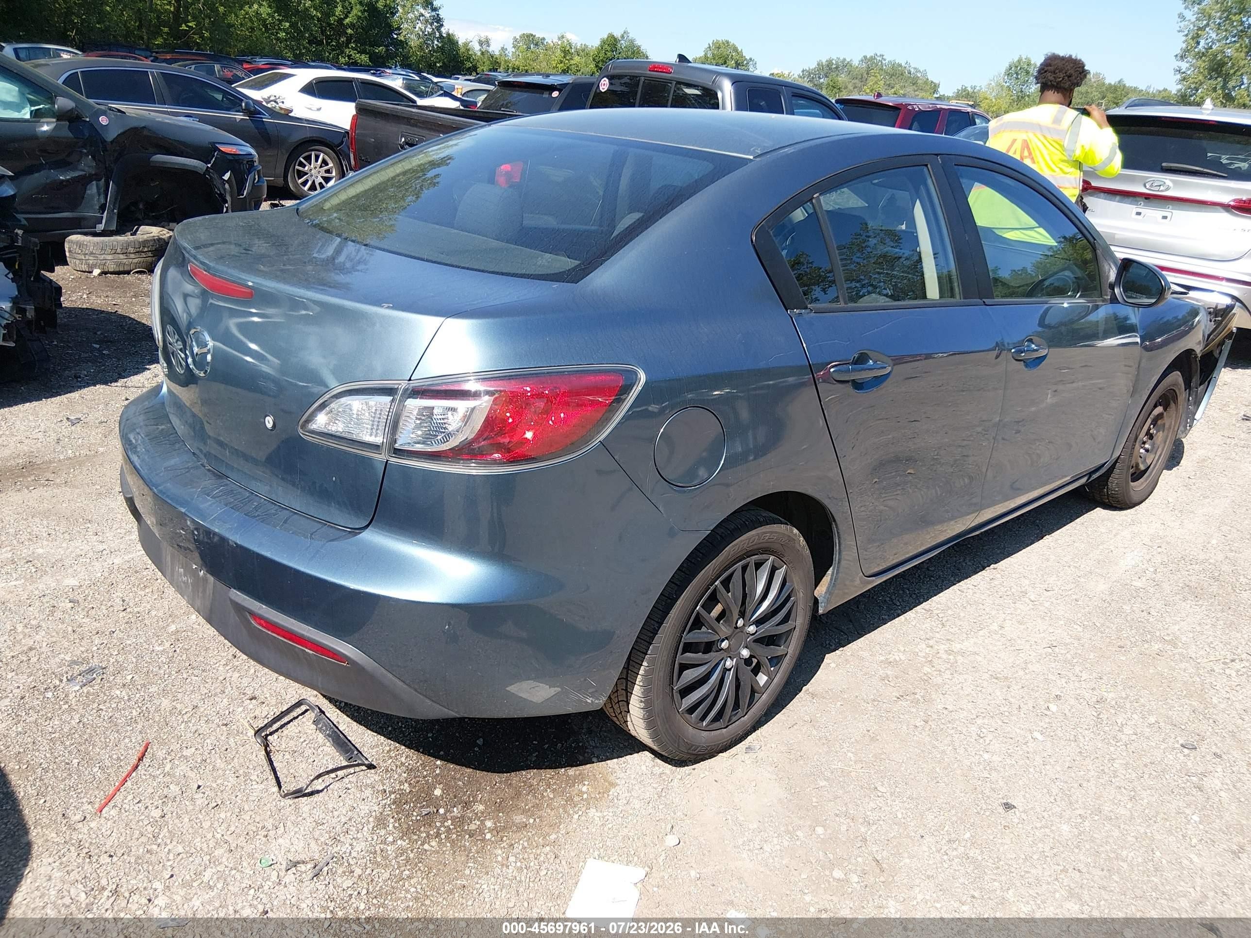 2011 Mazda Mazda3 I Sport Blue vin: JM1BL1UF7B1404561