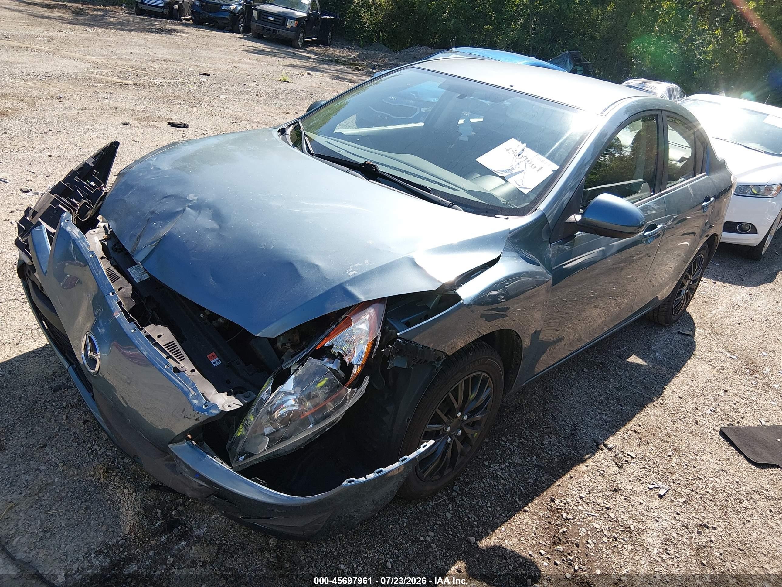 2011 Mazda Mazda3 I Sport Blue vin: JM1BL1UF7B1404561