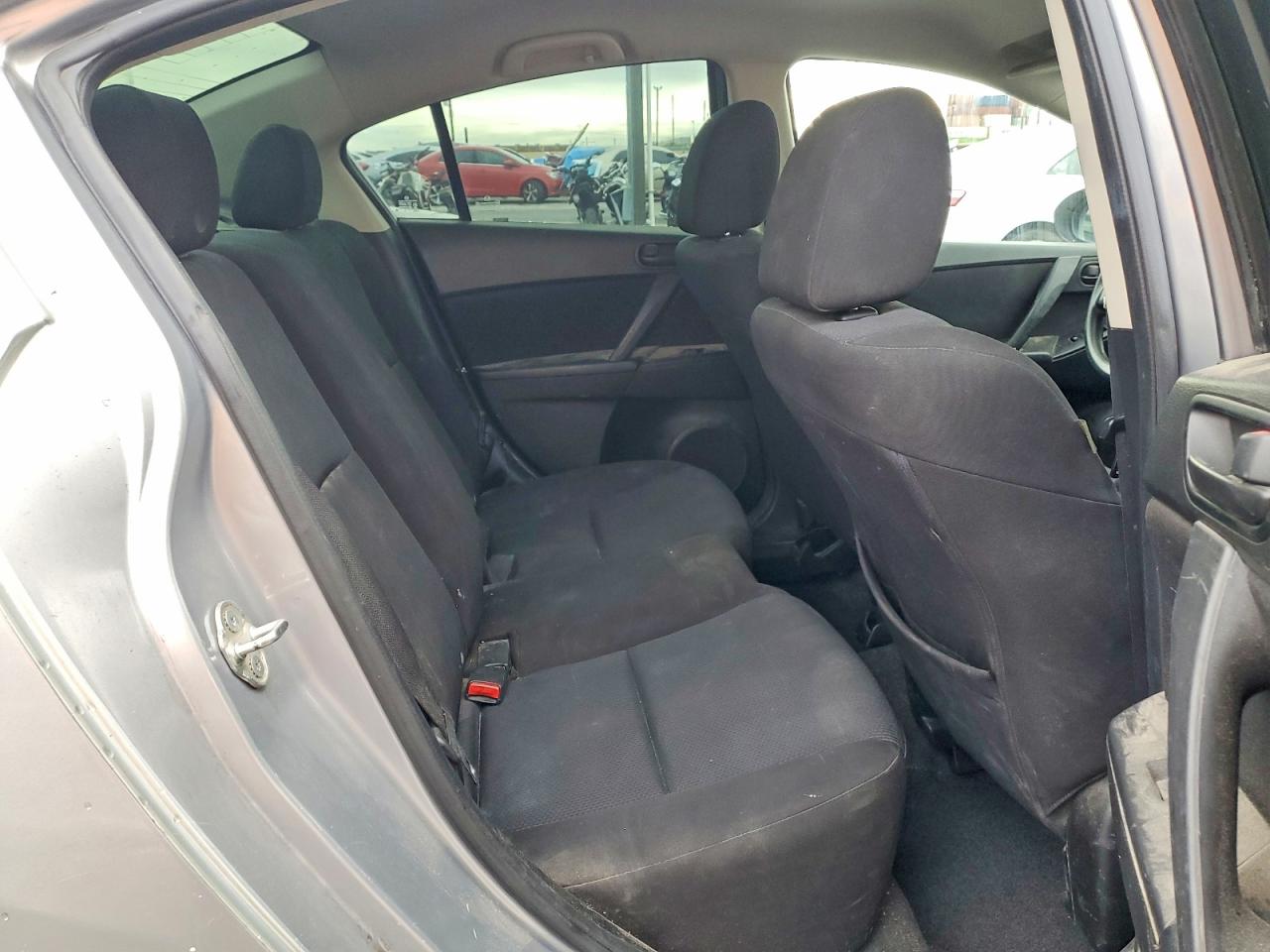 2011 Mazda 3 I Серебряный vin: JM1BL1UF7B1470902