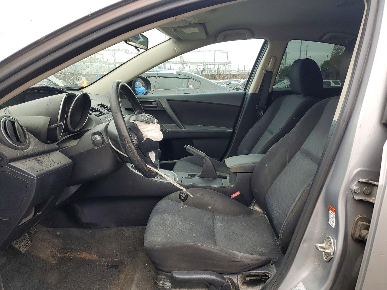 2011 Mazda 3 I Серебряный vin: JM1BL1UF7B1470902