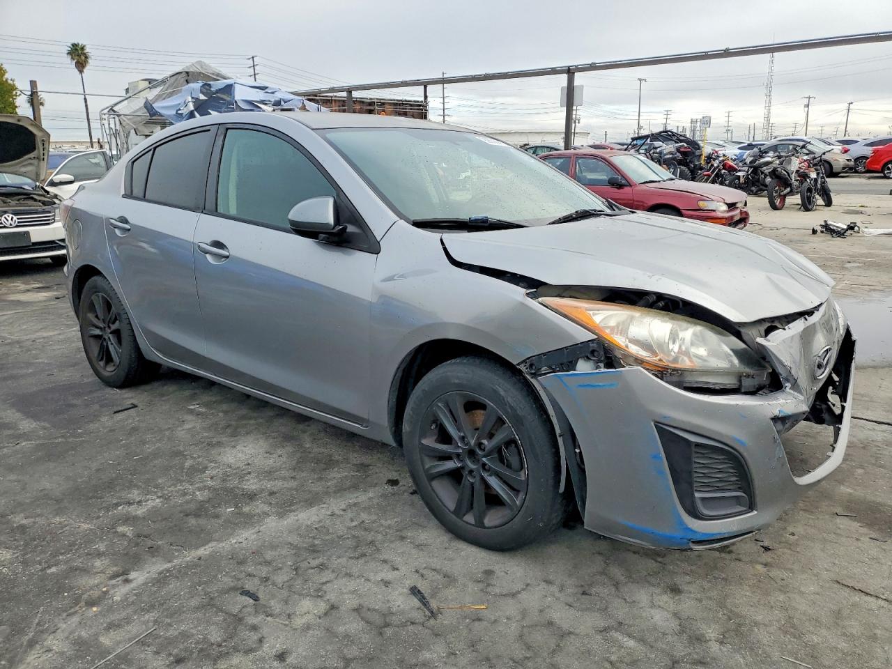 2011 Mazda 3 I Серебряный vin: JM1BL1UF7B1470902