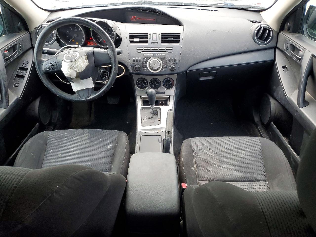 2011 Mazda 3 I Серебряный vin: JM1BL1UF7B1470902