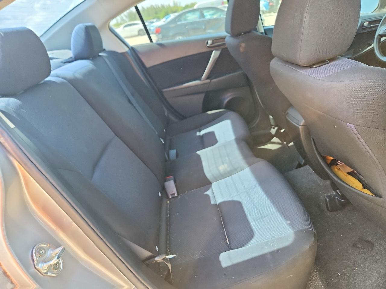 2011 Mazda 3 I Silver vin: JM1BL1UF7B1497159